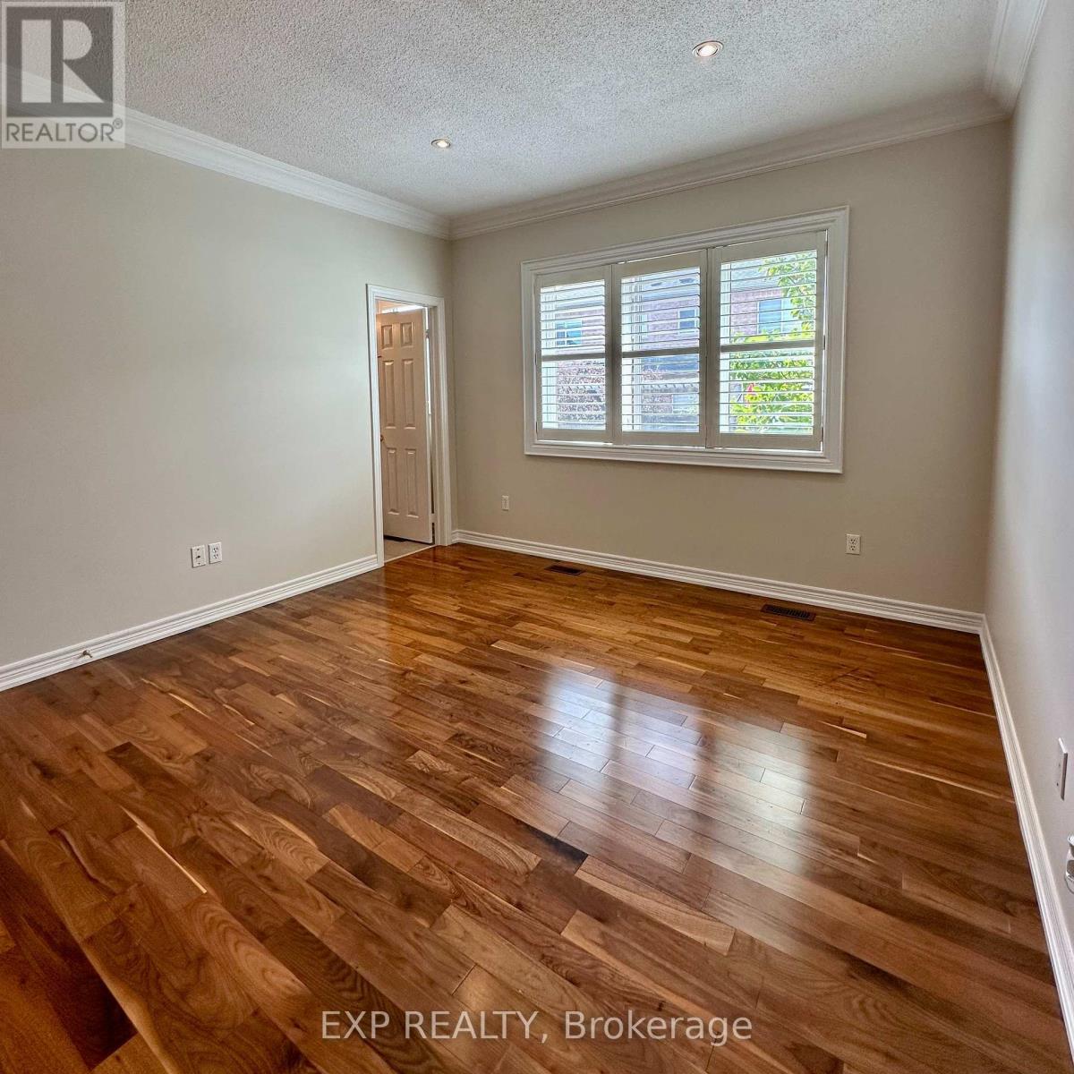 27 Butterwood Lane, Whitchurch-Stouffville (Stouffville), Ontario  L4A 0M7 - Photo 21 - N12443350