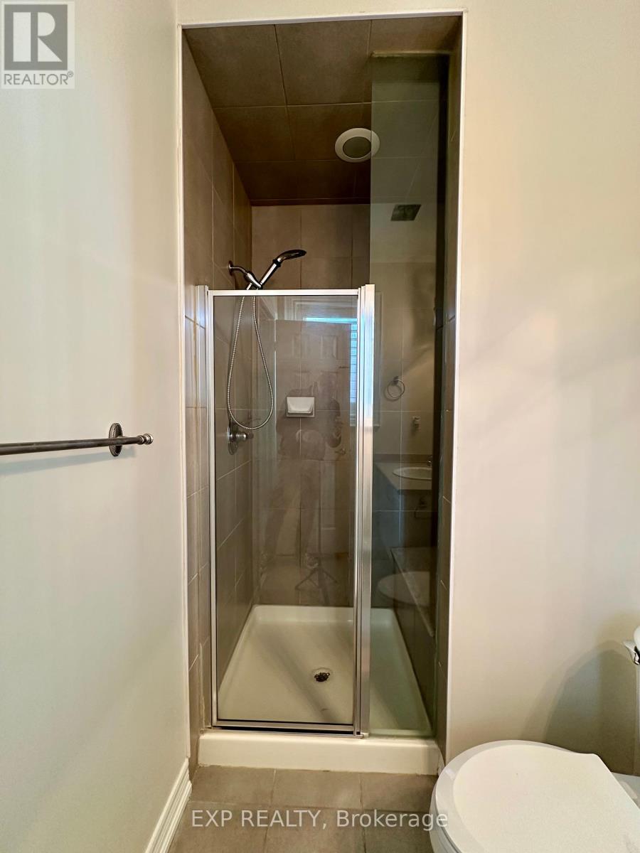 27 Butterwood Lane, Whitchurch-Stouffville (Stouffville), Ontario  L4A 0M7 - Photo 24 - N12443350