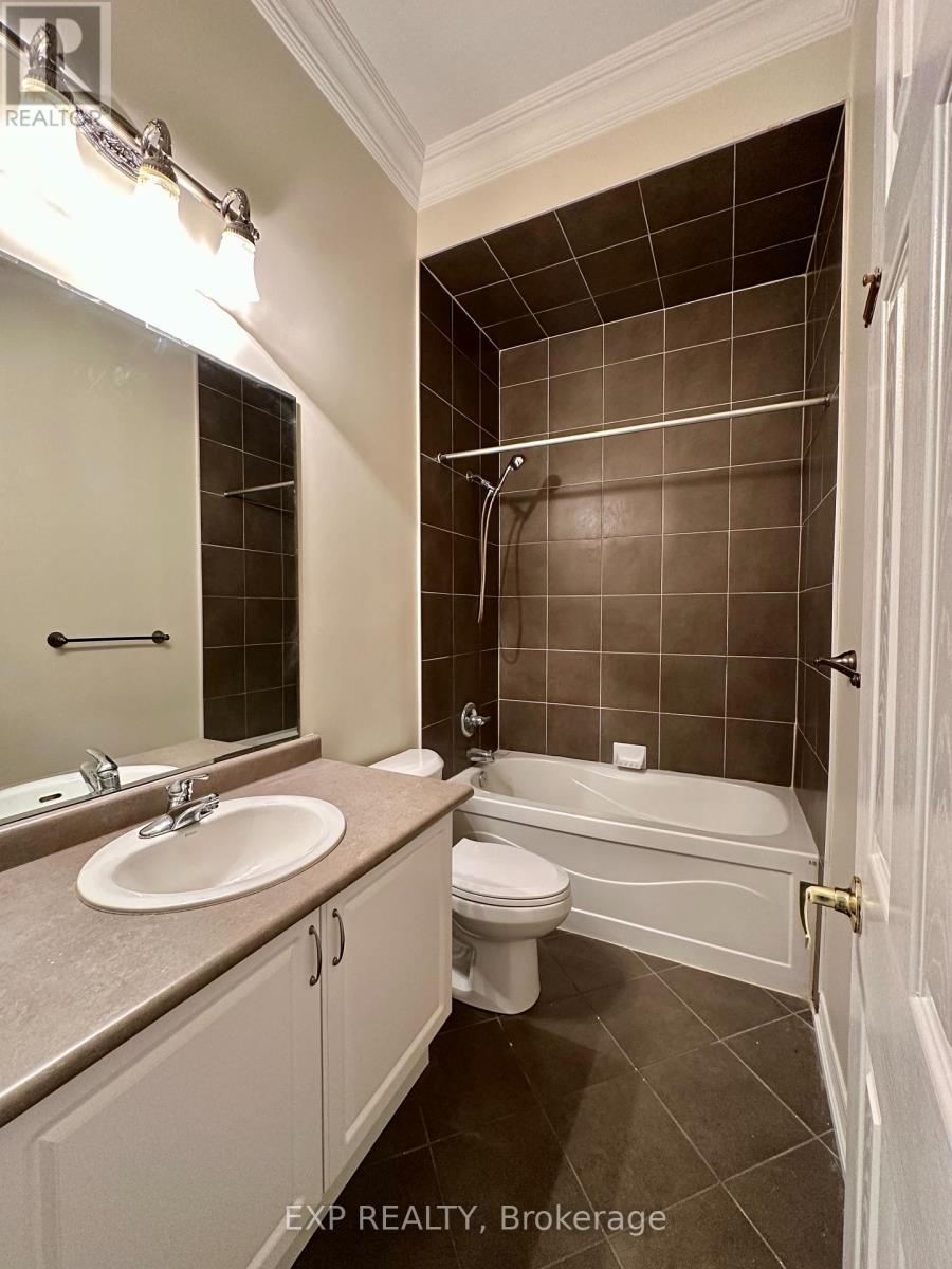 27 Butterwood Lane, Whitchurch-Stouffville (Stouffville), Ontario  L4A 0M7 - Photo 27 - N12443350
