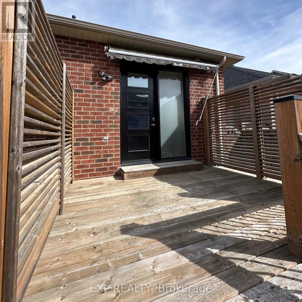 27 Butterwood Lane, Whitchurch-Stouffville (Stouffville), Ontario  L4A 0M7 - Photo 28 - N12443350