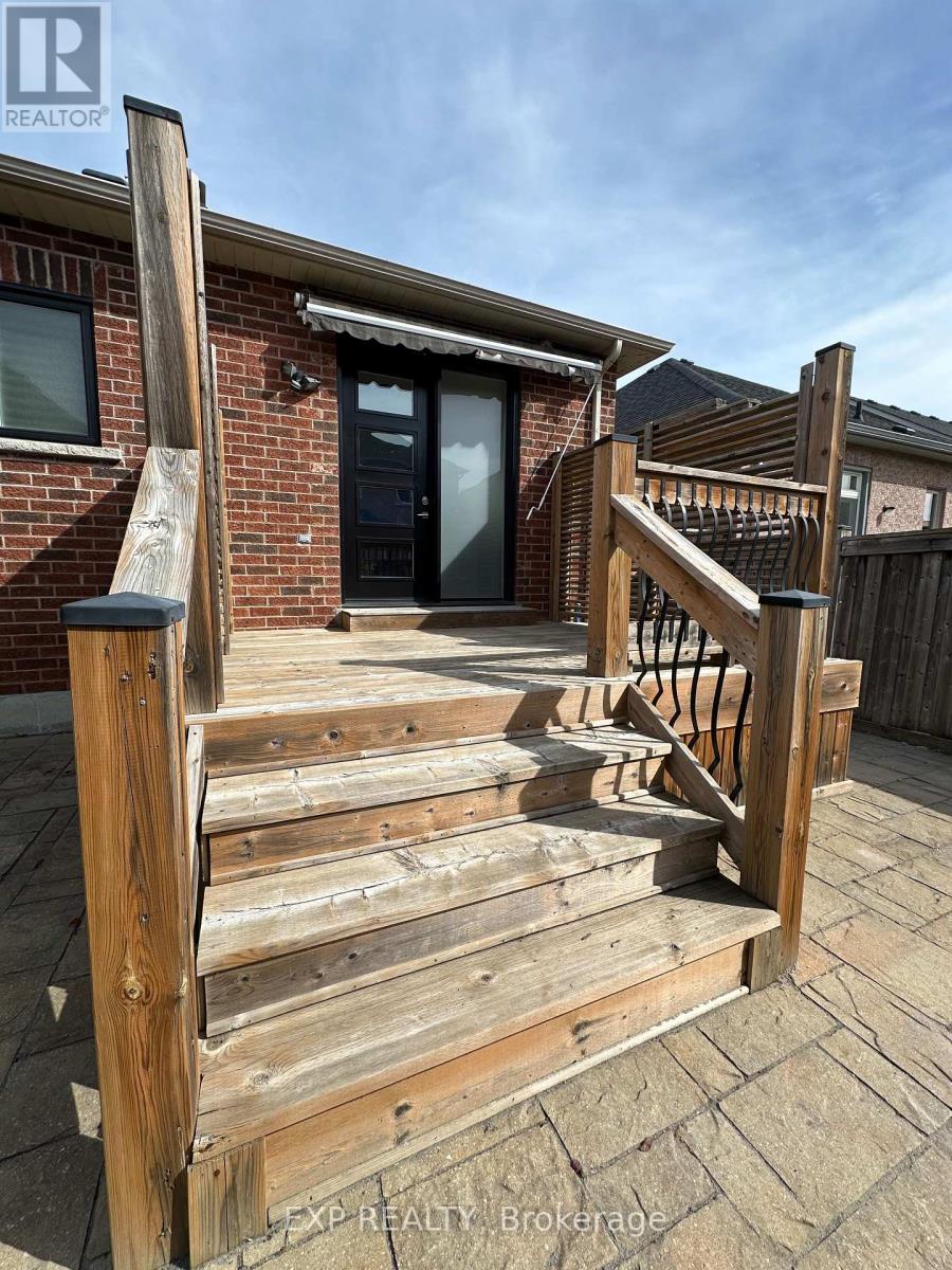 27 Butterwood Lane, Whitchurch-Stouffville (Stouffville), Ontario  L4A 0M7 - Photo 29 - N12443350
