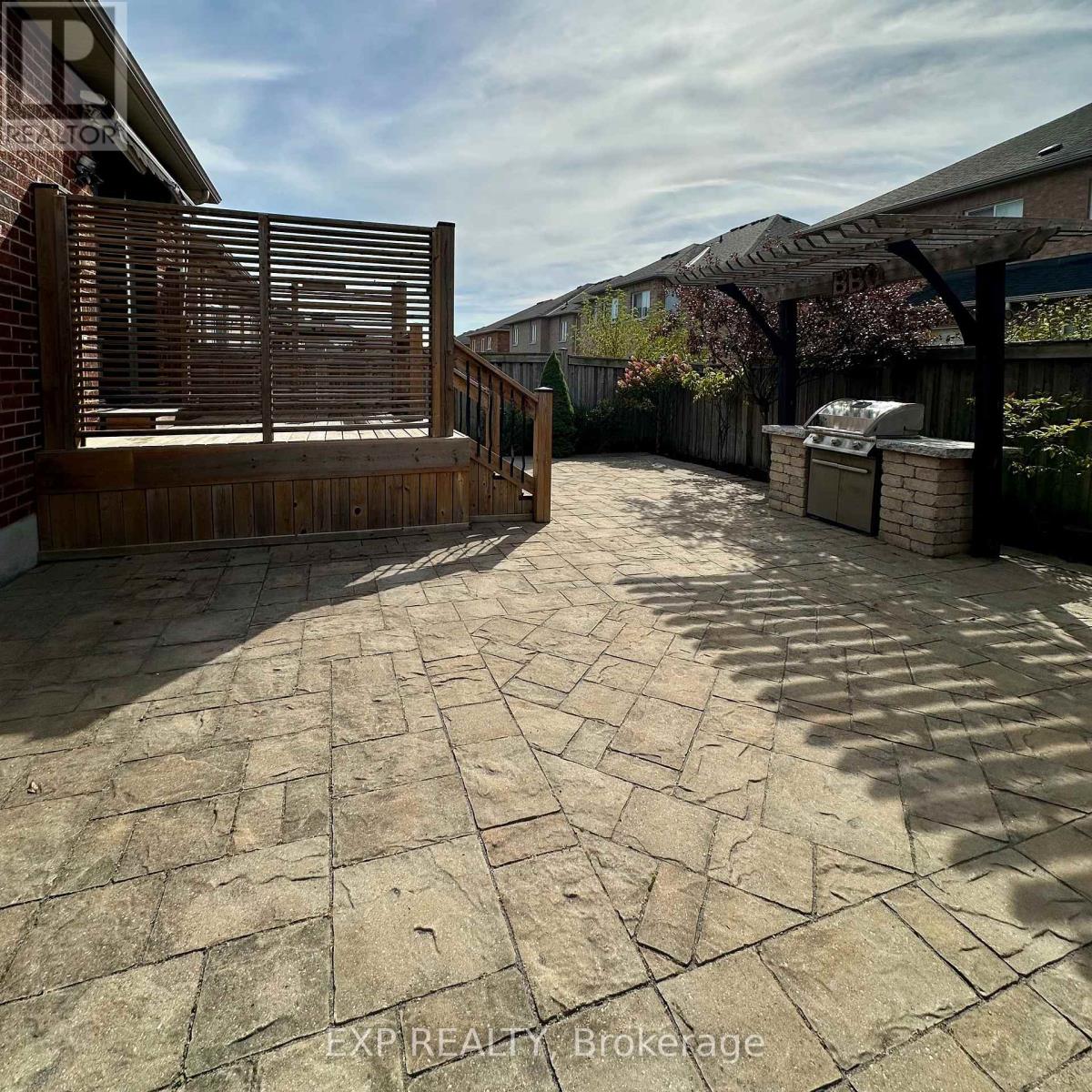 27 Butterwood Lane, Whitchurch-Stouffville (Stouffville), Ontario  L4A 0M7 - Photo 31 - N12443350