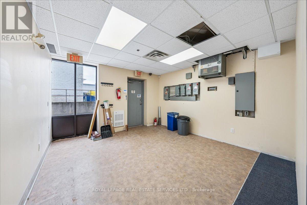6 - 355 Harry Walker Parkway, Newmarket, Ontario  L3Y 8V6 - Photo 13 - N12443353