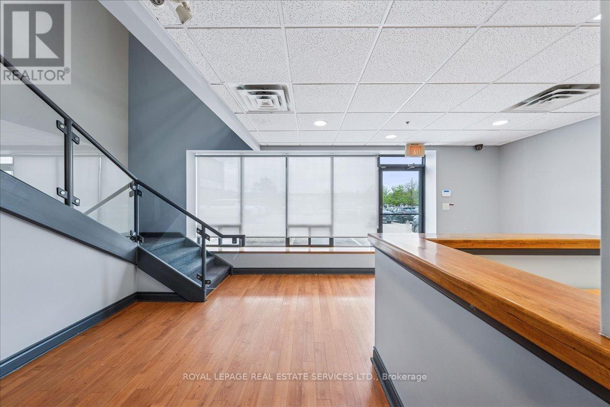 6 - 355 Harry Walker Parkway, Newmarket, Ontario  L3Y 8V6 - Photo 2 - N12443353