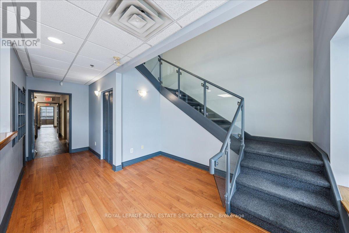 6 - 355 Harry Walker Parkway, Newmarket, Ontario  L3Y 8V6 - Photo 3 - N12443353