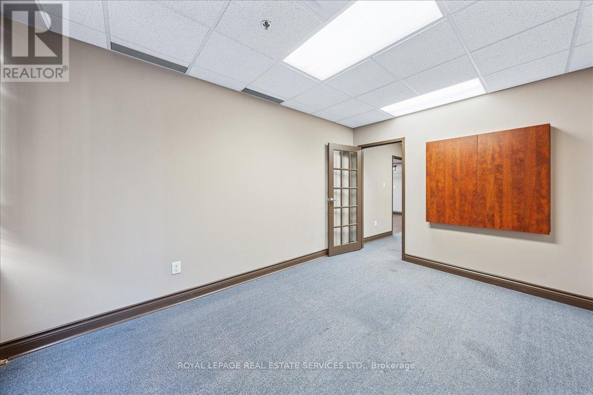 6 - 355 Harry Walker Parkway, Newmarket, Ontario  L3Y 8V6 - Photo 5 - N12443353