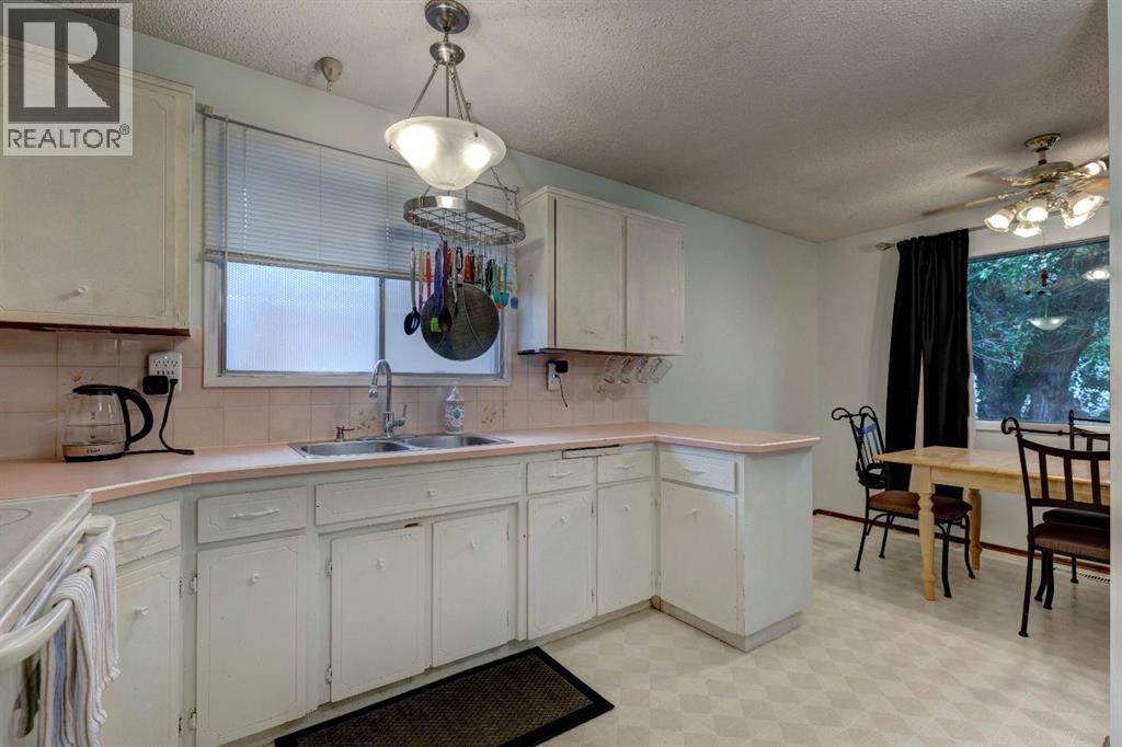628 Cantrell Drive Sw, Calgary, Alberta  T2W 1W7 - Photo 13 - A2232874