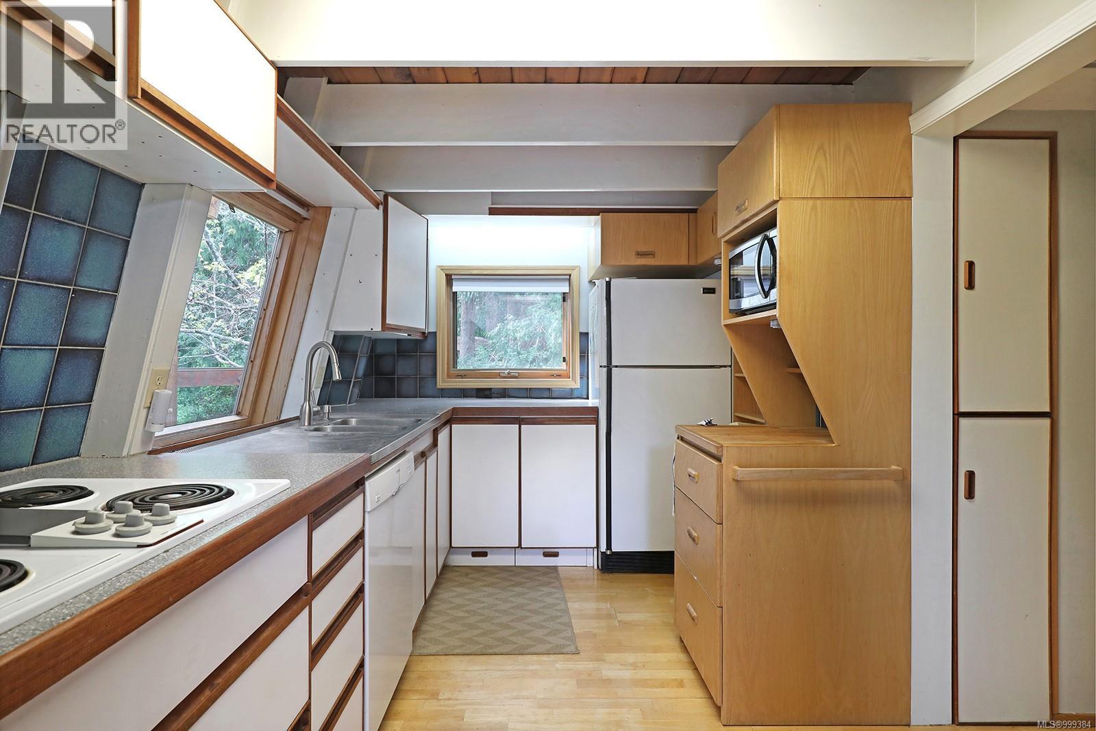1550 Dalziel Rd, Denman Island, British Columbia  V0R 1T0 - Photo 23 - 999384