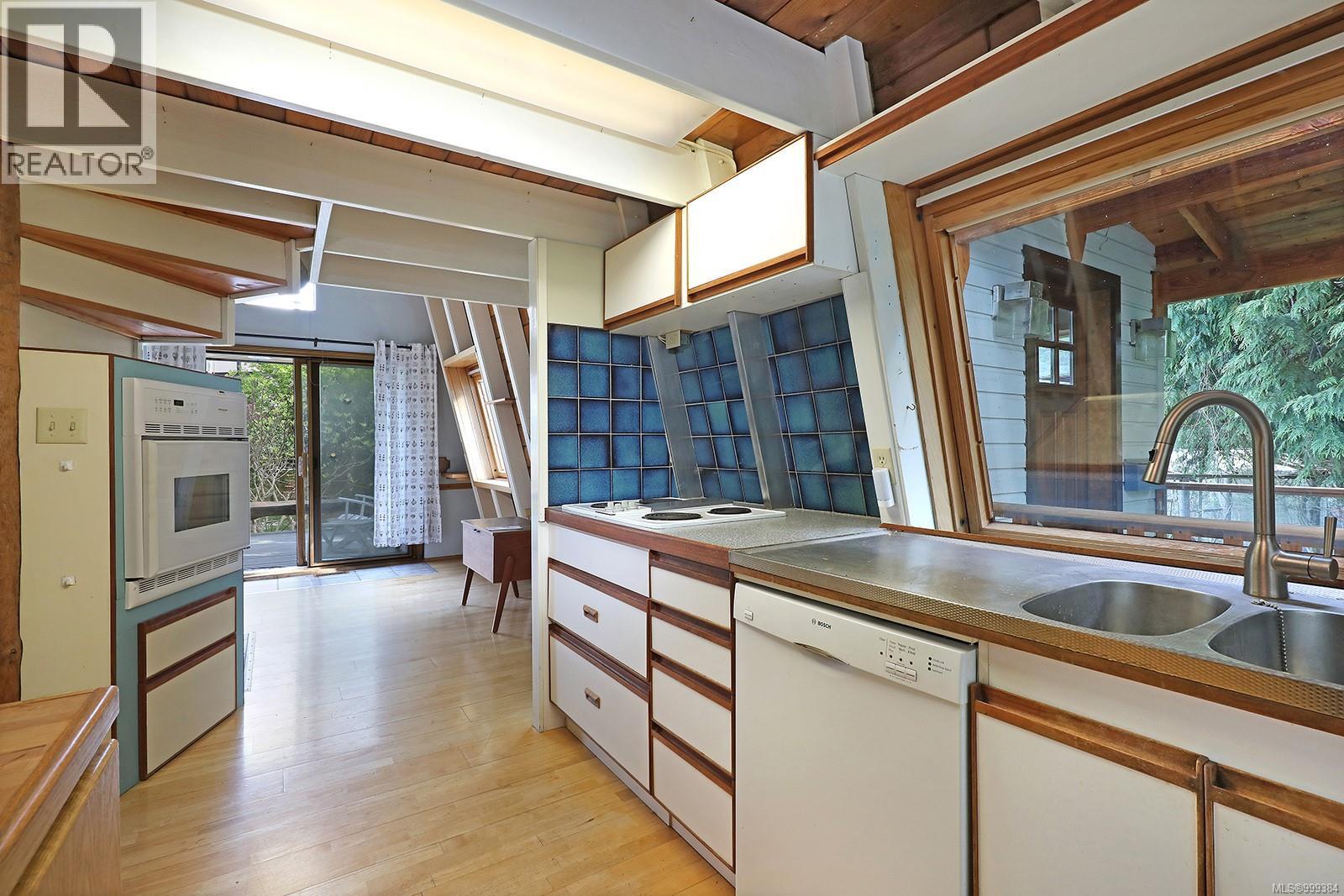 1550 Dalziel Rd, Denman Island, British Columbia  V0R 1T0 - Photo 22 - 999384