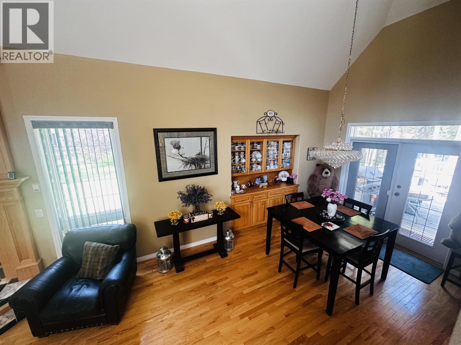 585 5th Avenue, Burns Lake, British Columbia  V0J 1E0 - Photo 13 - R3054855