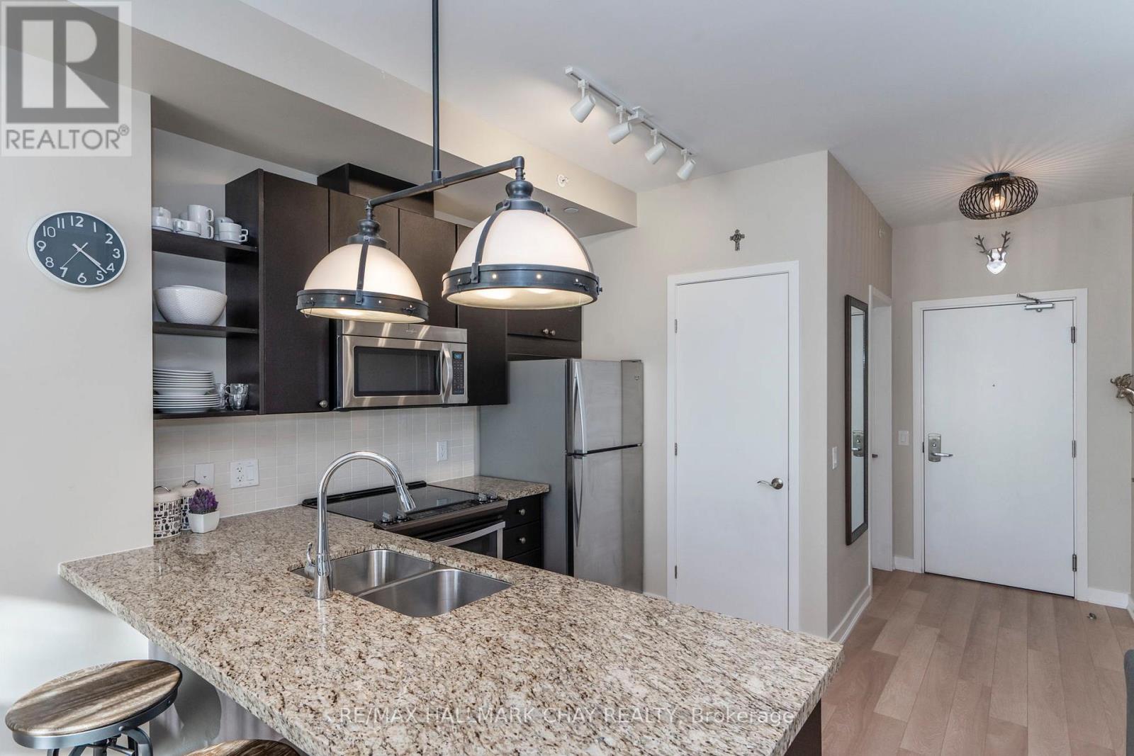 207 - 40 Horseshoe Boulevard, Oro-Medonte (Horseshoe Valley), Ontario  L4M 4Y8 - Photo 6 - S12443230