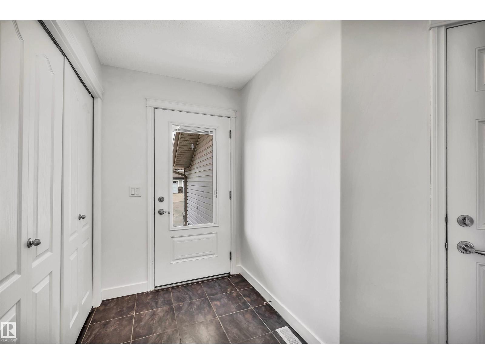 17129 7a Av Sw, Edmonton, Alberta  T6W 0M5 - Photo 2 - E4460680