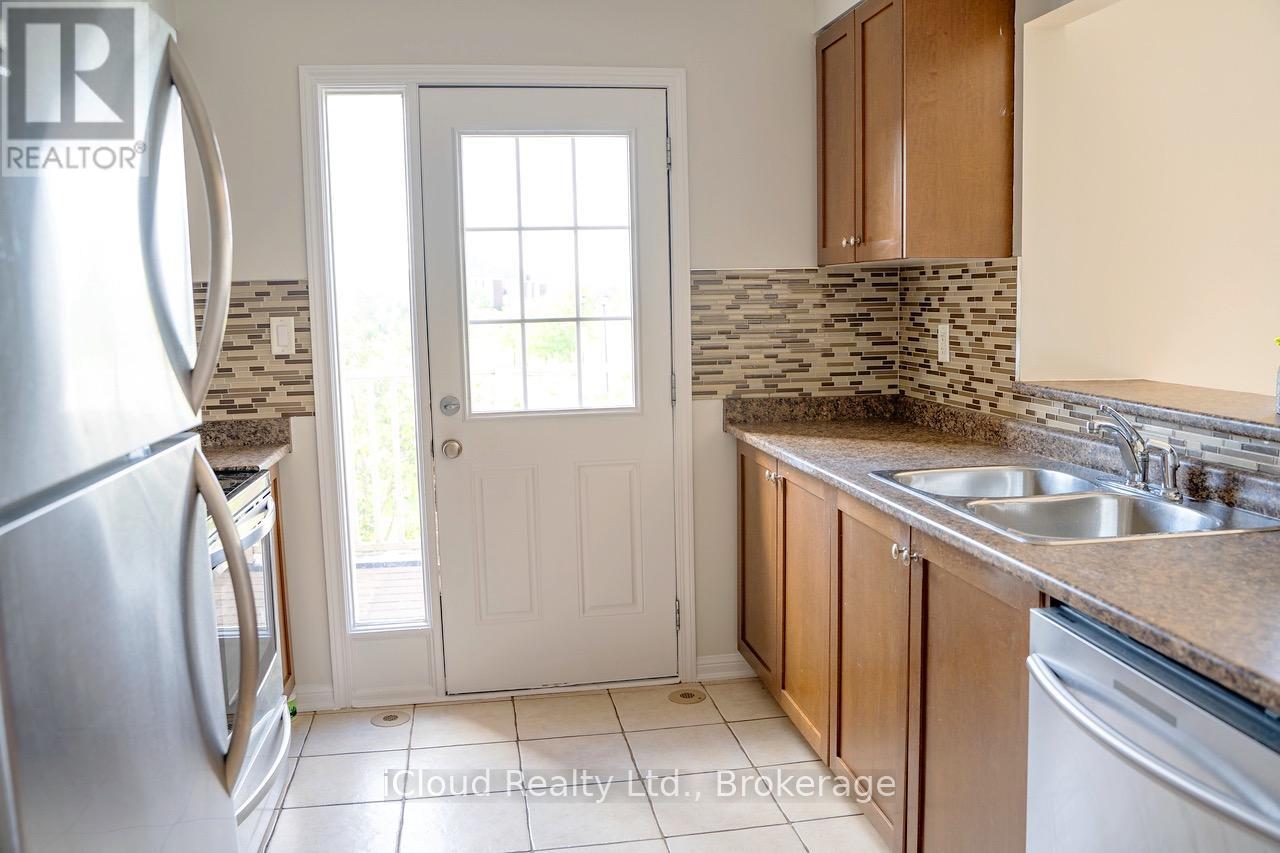 637 Speyer Circle, Milton, Ontario  L9T 0Y1 - Photo 3 - W12443235