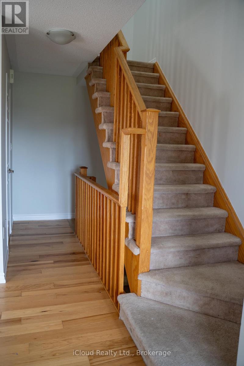 637 Speyer Circle, Milton, Ontario  L9T 0Y1 - Photo 8 - W12443235