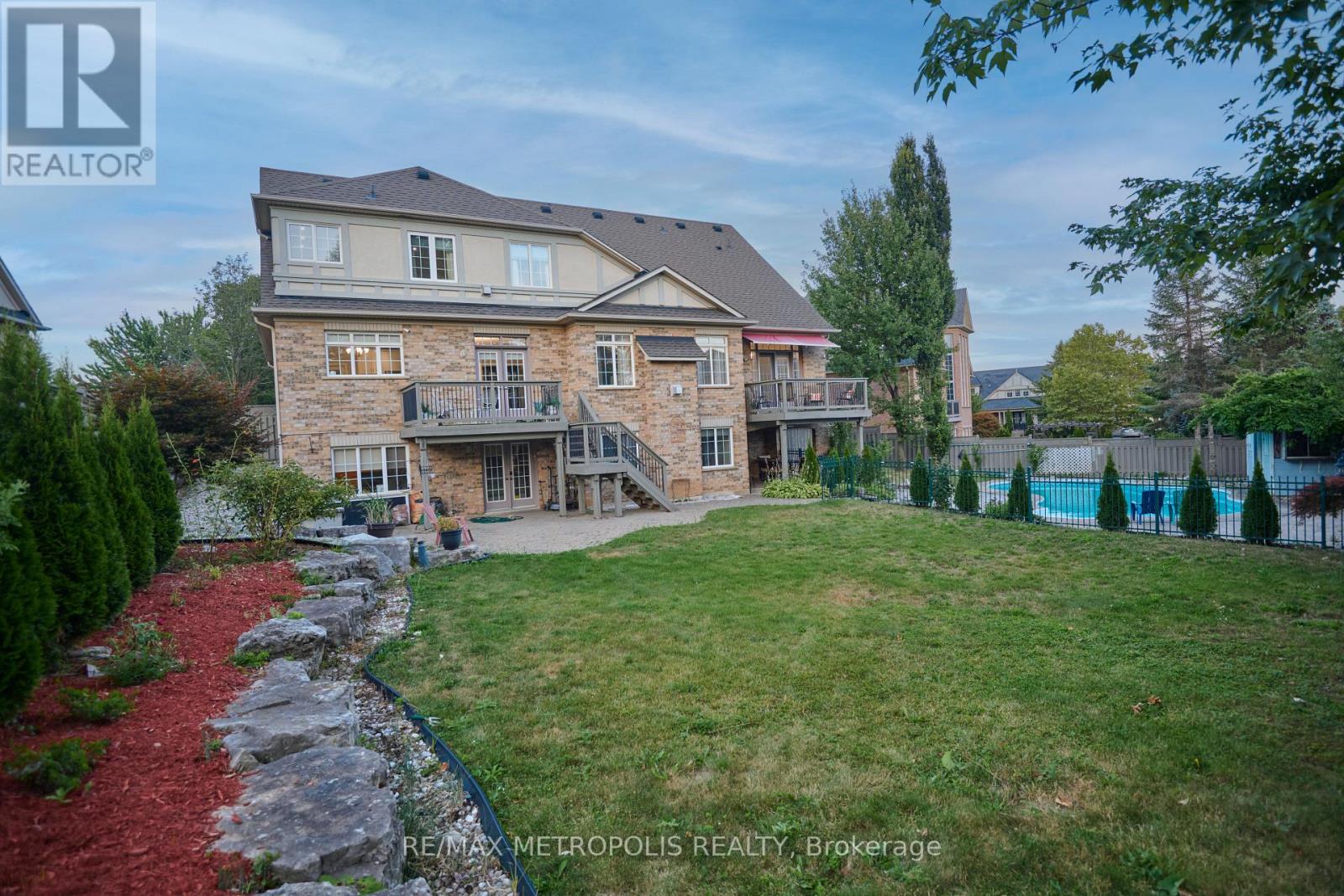 4 Champion Court, Brampton (Credit Valley), Ontario  L6Y 5G9 - Photo 48 - W12443242