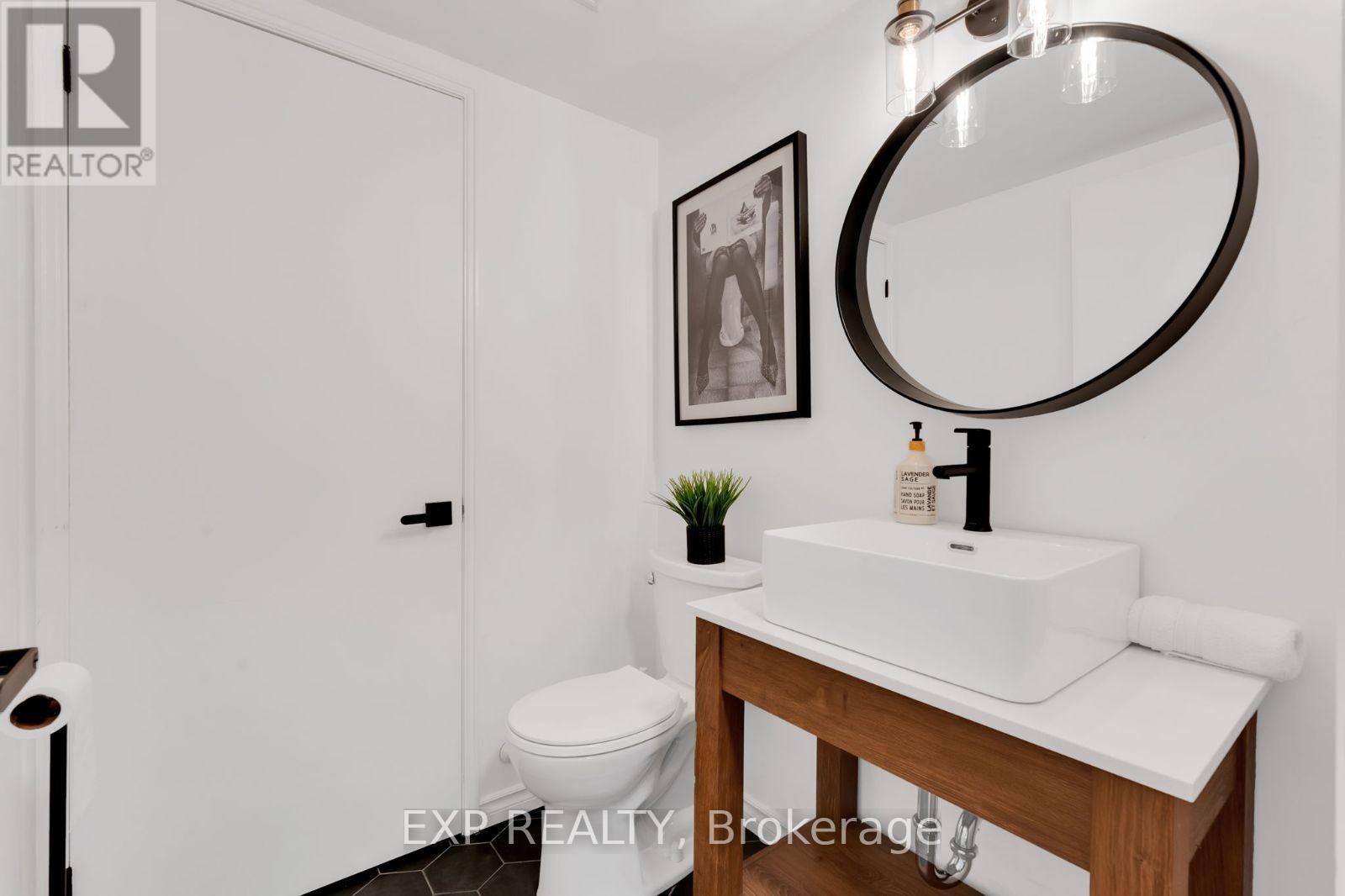 305 - 2269 Lake Shore Boulevard W, Toronto (Mimico), Ontario  M8V 3X6 - Photo 14 - W12443251