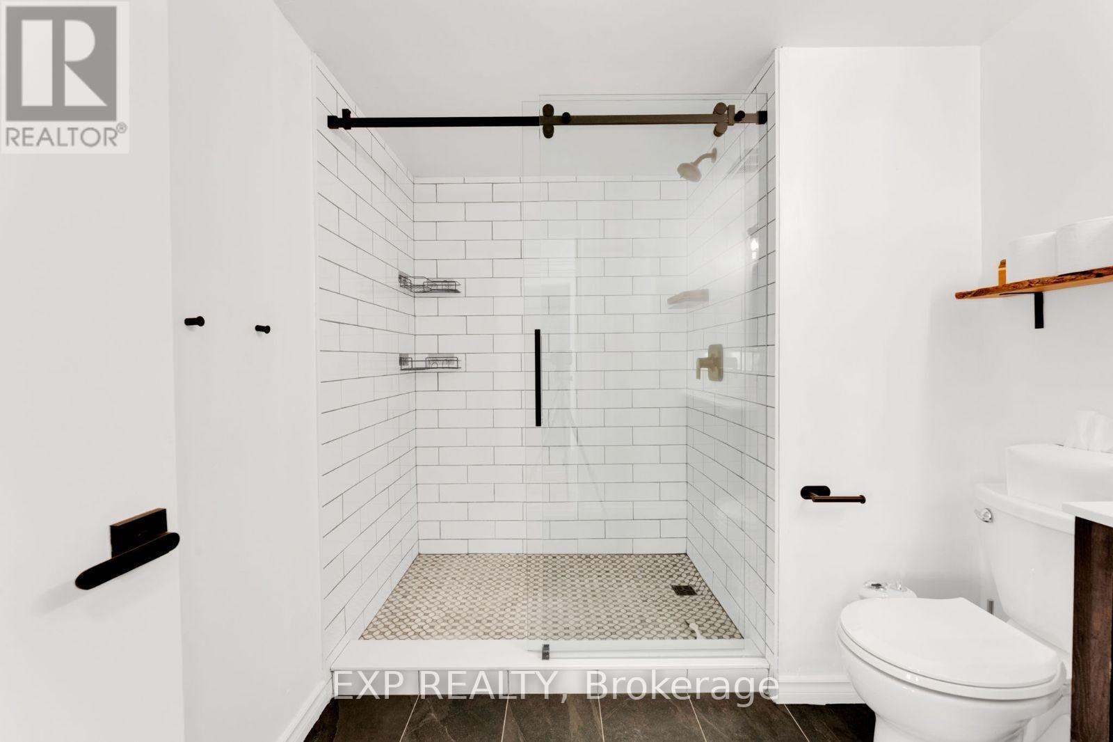 305 - 2269 Lake Shore Boulevard W, Toronto (Mimico), Ontario  M8V 3X6 - Photo 22 - W12443251