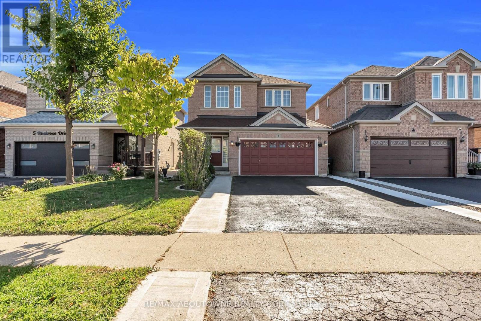 7 Rockrose Drive, Brampton (Sandringham-Wellington), Ontario  L6R 2Z6 - Photo 2 - W12443257