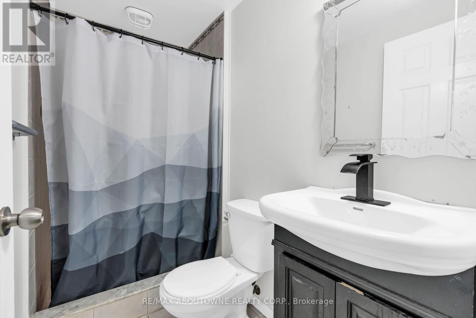 7 Rockrose Drive, Brampton (Sandringham-Wellington), Ontario  L6R 2Z6 - Photo 37 - W12443257