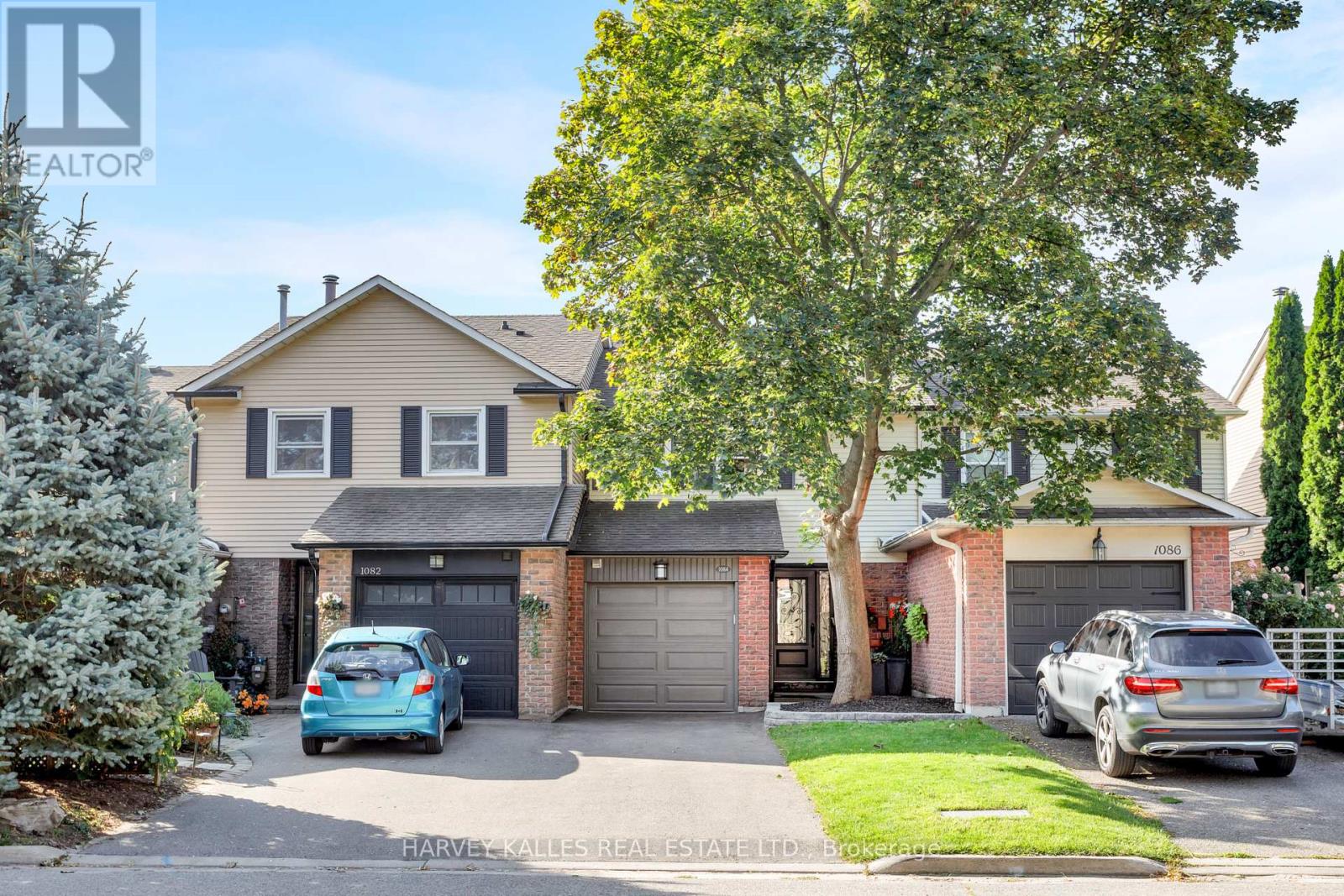 1084 Bordeaux Court, Mississauga, Ontario  L5H 4B4 - Photo 1 - W12443263