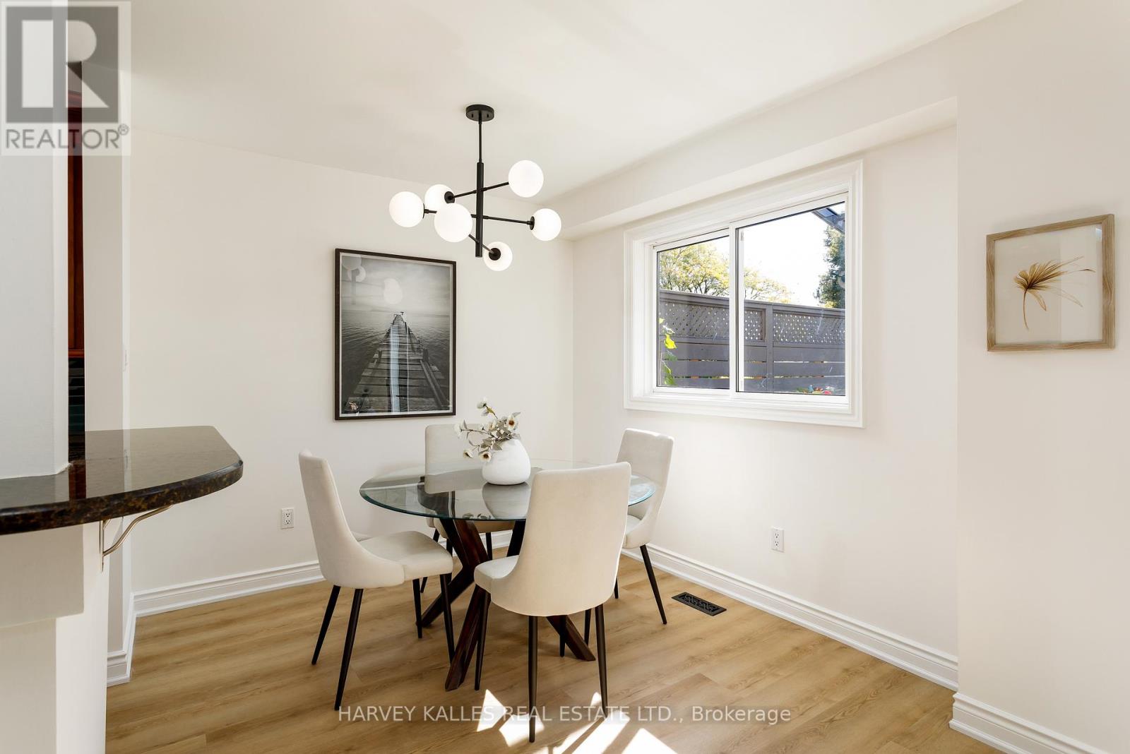 1084 Bordeaux Court, Mississauga, Ontario  L5H 4B4 - Photo 17 - W12443263