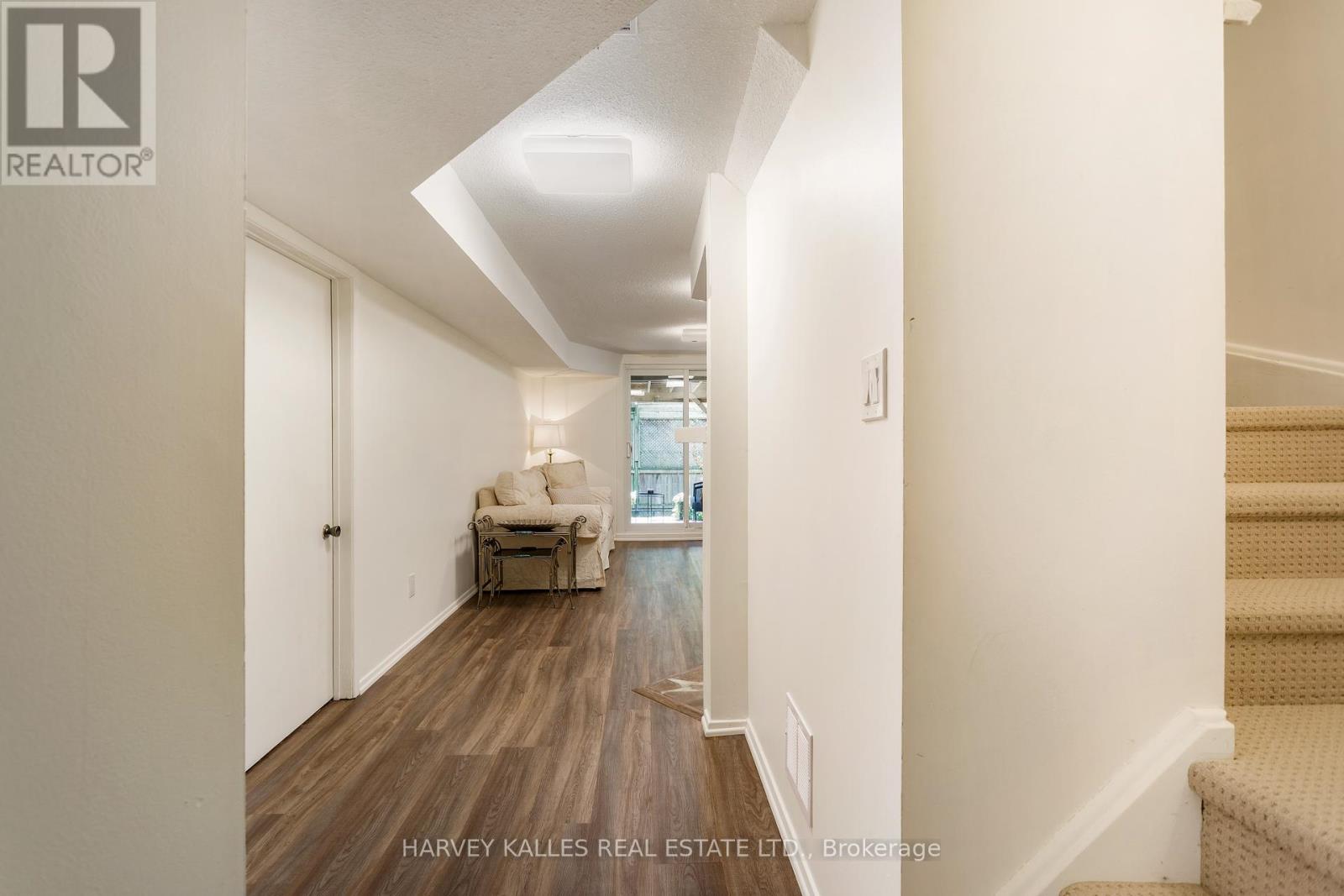 1084 Bordeaux Court, Mississauga, Ontario  L5H 4B4 - Photo 40 - W12443263