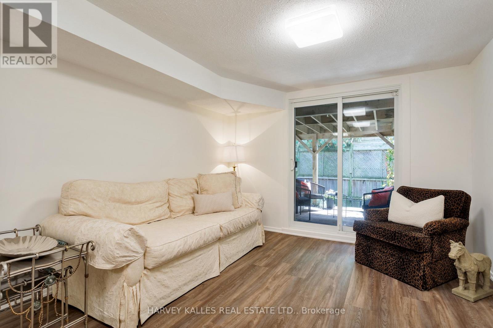 1084 Bordeaux Court, Mississauga, Ontario  L5H 4B4 - Photo 44 - W12443263