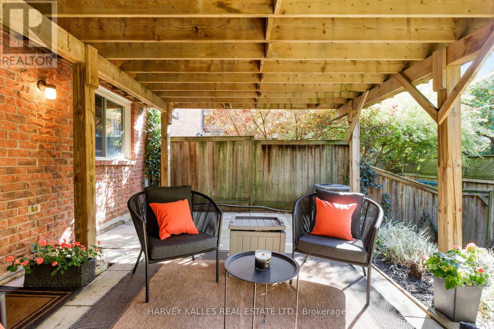 1084 Bordeaux Court, Mississauga, Ontario  L5H 4B4 - Photo 48 - W12443263
