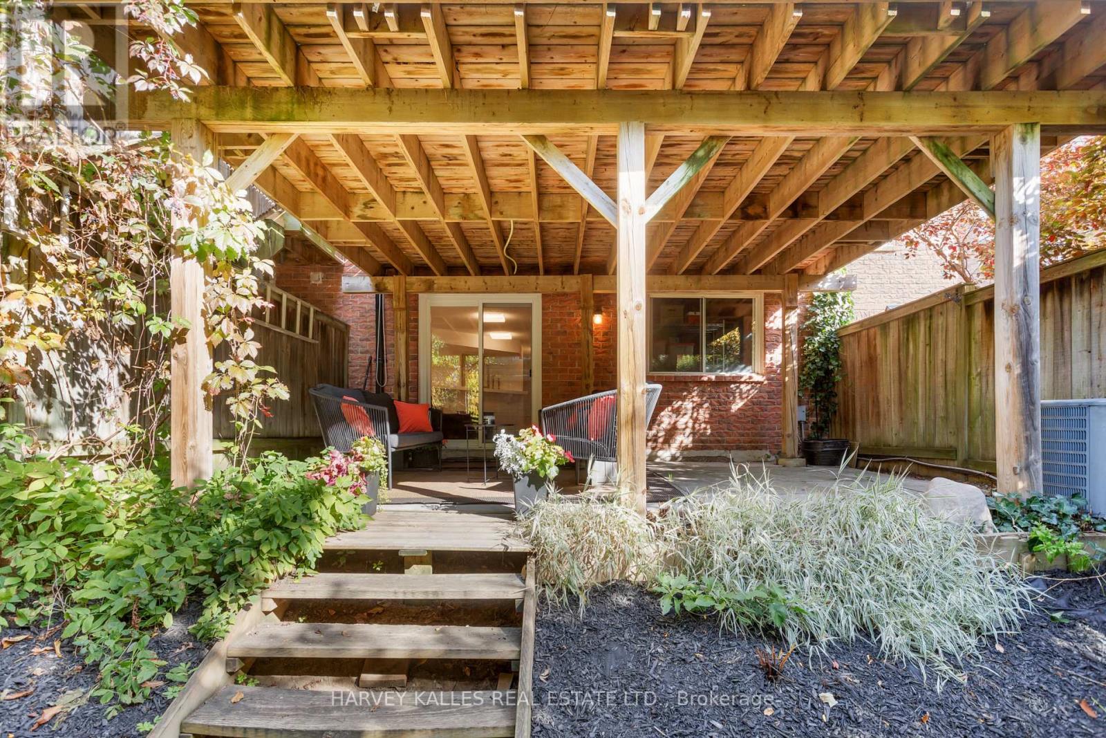 1084 Bordeaux Court, Mississauga, Ontario  L5H 4B4 - Photo 49 - W12443263