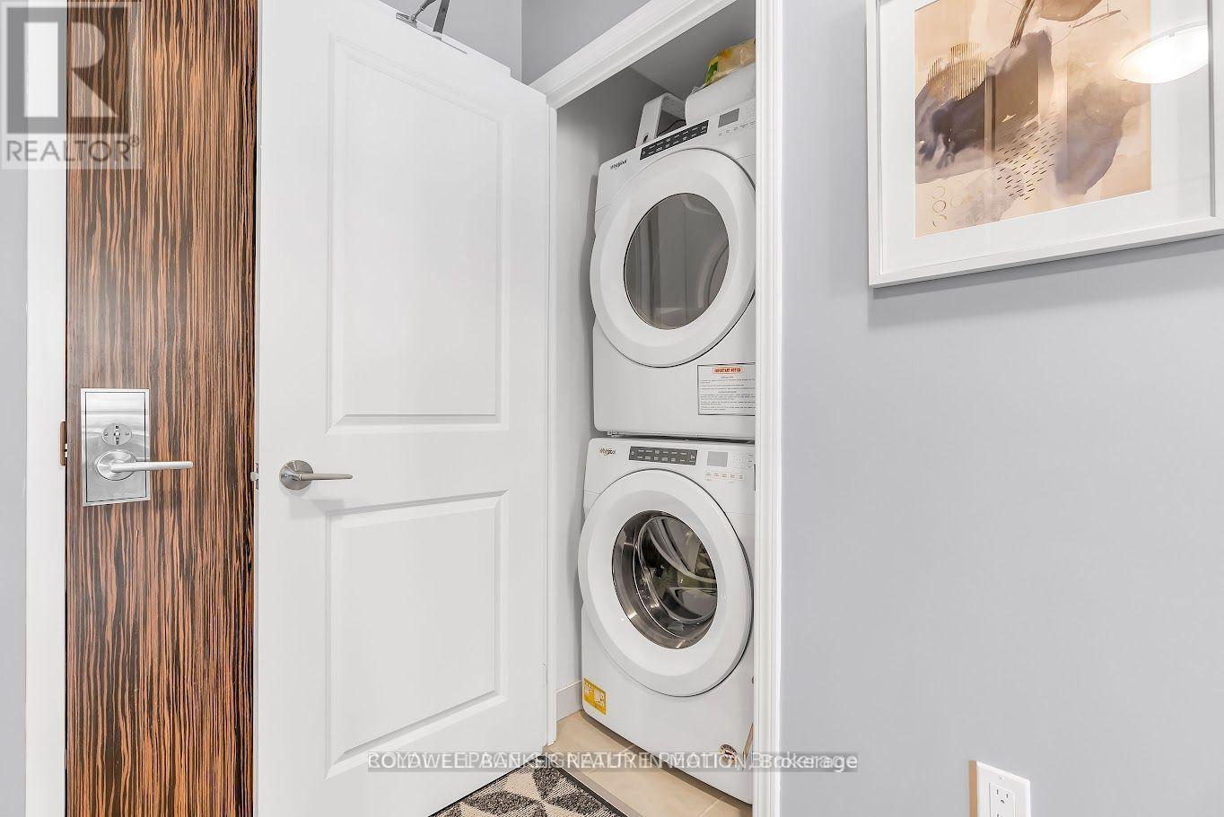 1108 - 349 Rathburn Road W, Mississauga, Ontario  L5B 0G9 - Photo 11 - W12443264