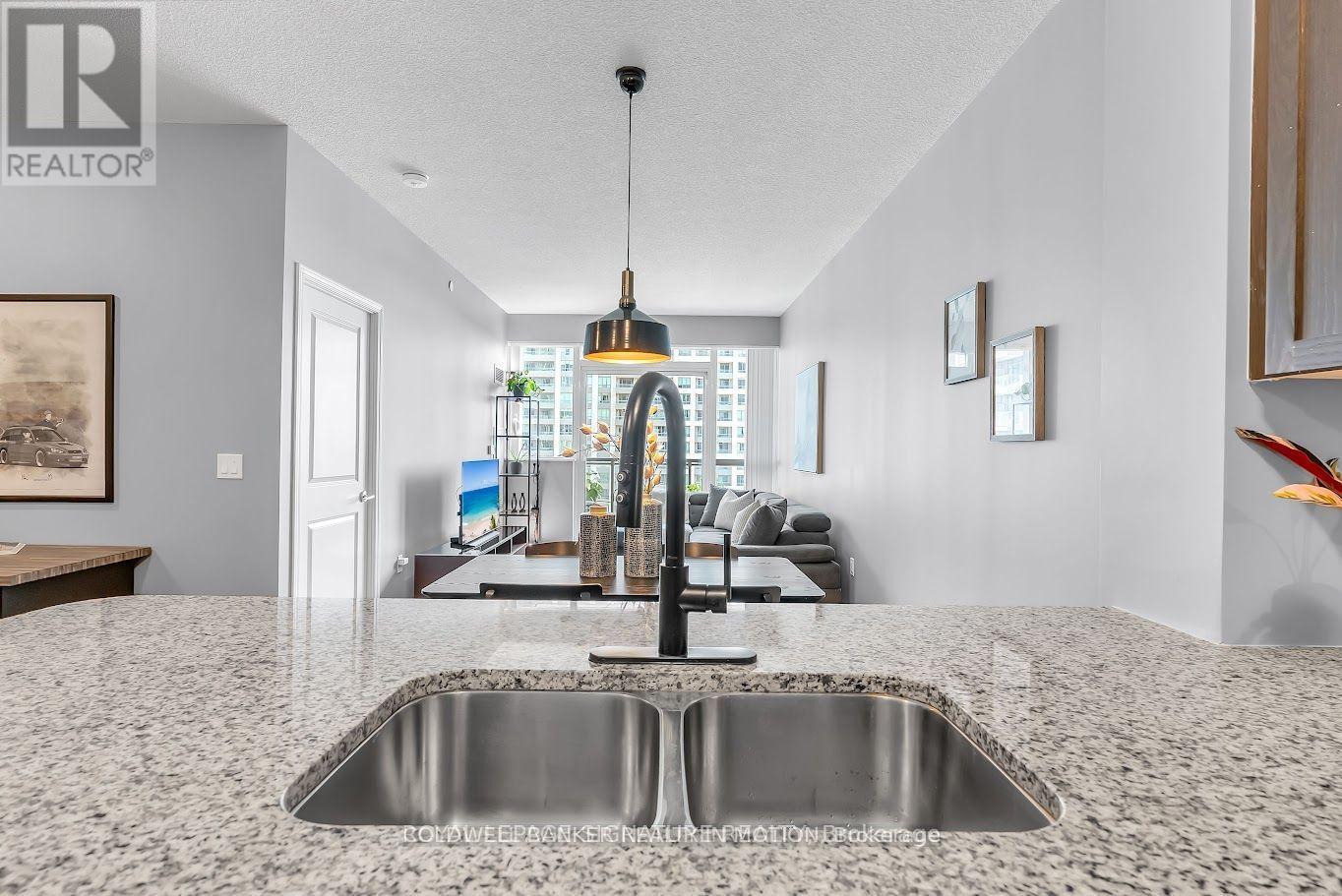 1108 - 349 Rathburn Road W, Mississauga, Ontario  L5B 0G9 - Photo 4 - W12443264