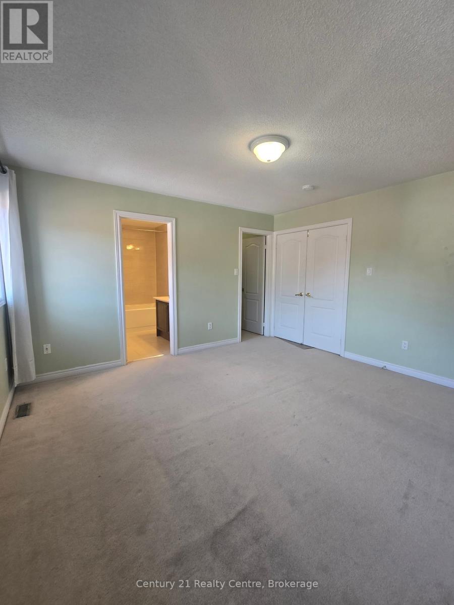 9 Fawson Cove Way, Brampton, Ontario  L6R 0G7 - Photo 15 - W12443269