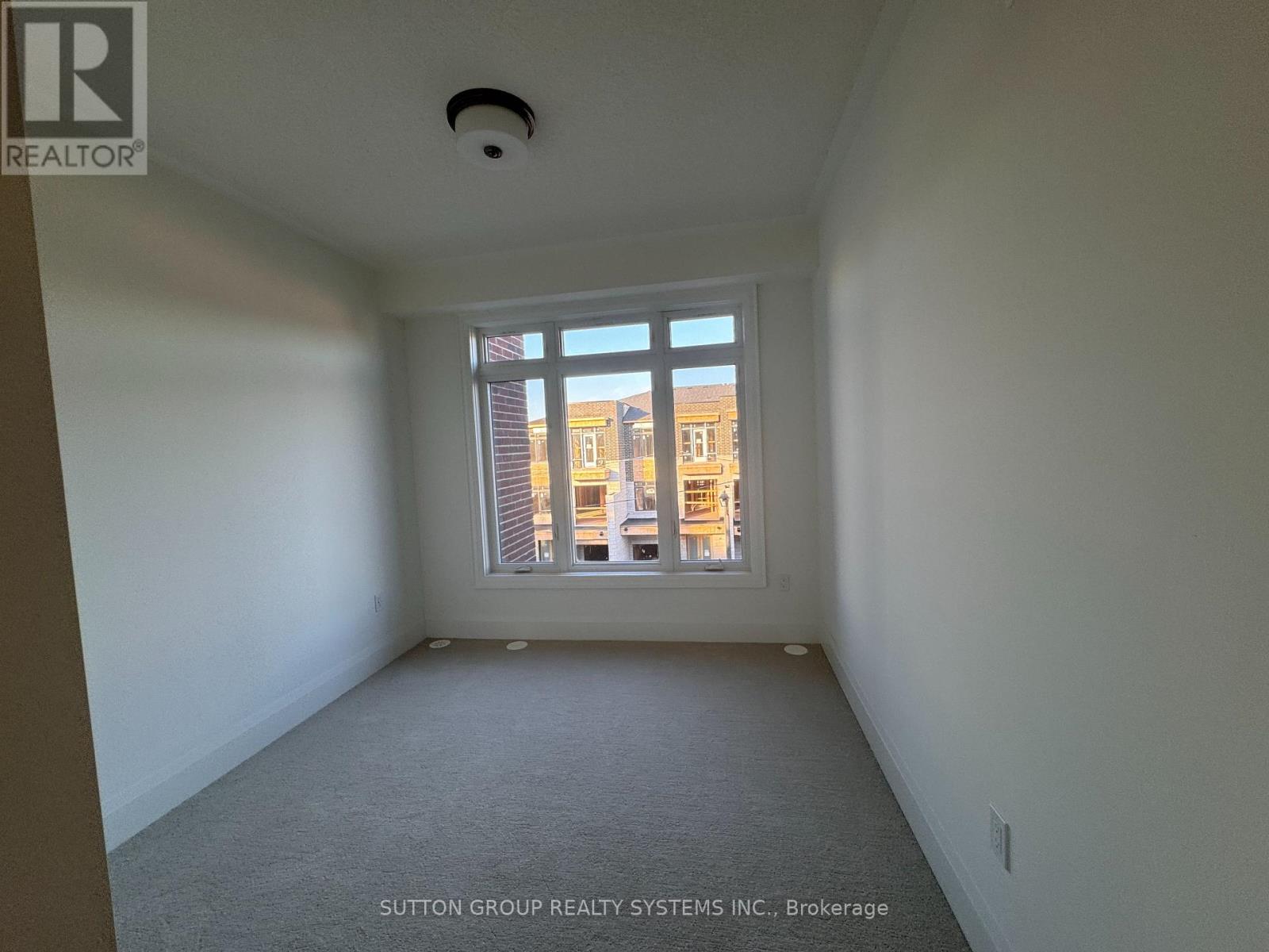 3302 Azam Way, Oakville, Ontario  L6M 4K1 - Photo 12 - W12443274