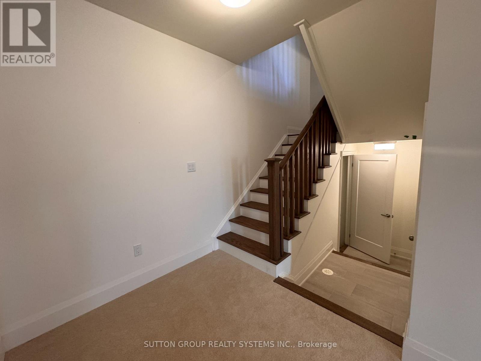 3302 Azam Way, Oakville, Ontario  L6M 4K1 - Photo 4 - W12443274