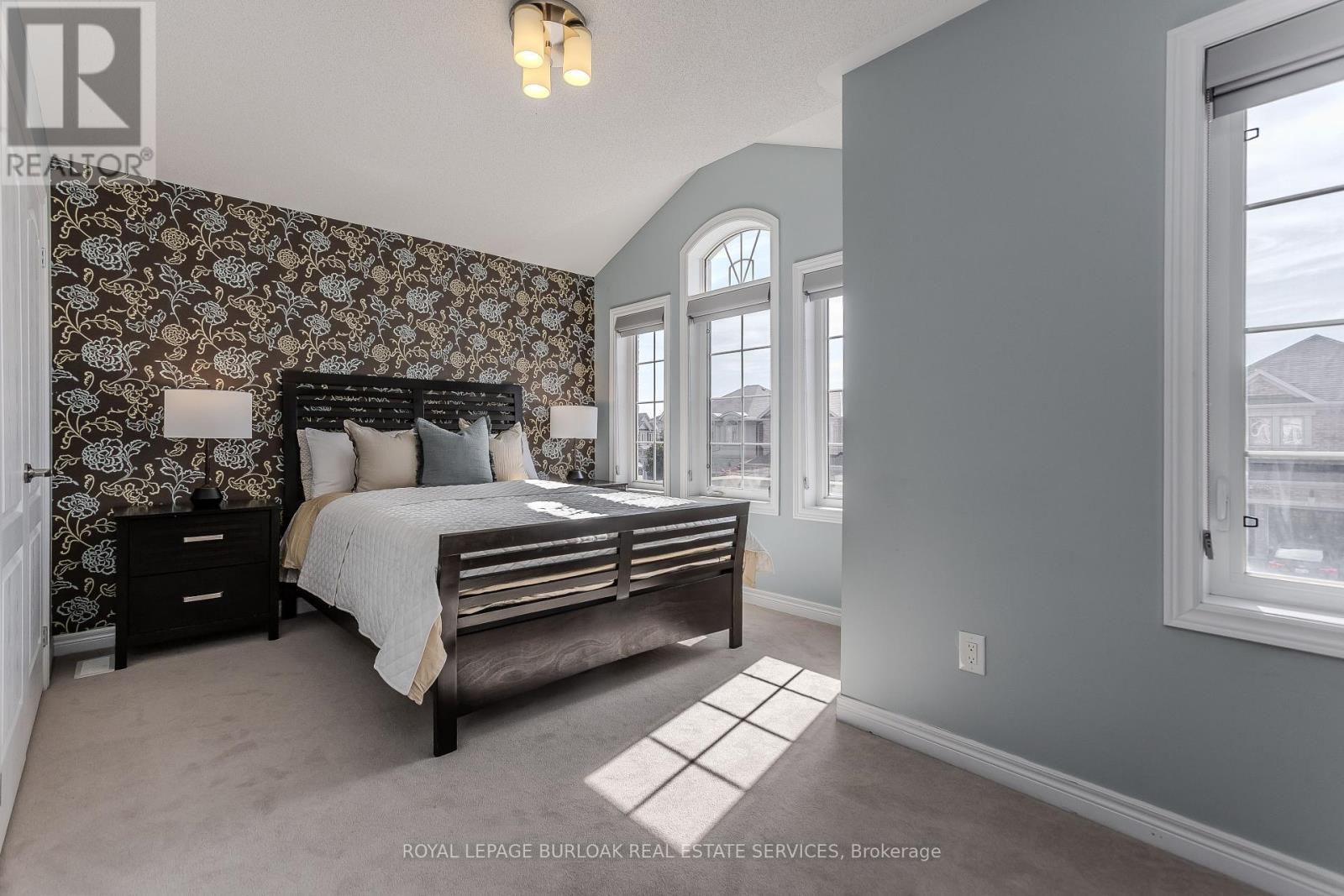 3295 Hopkins Drive, Burlington (Alton), Ontario  L7M 0M8 - Photo 29 - W12443304