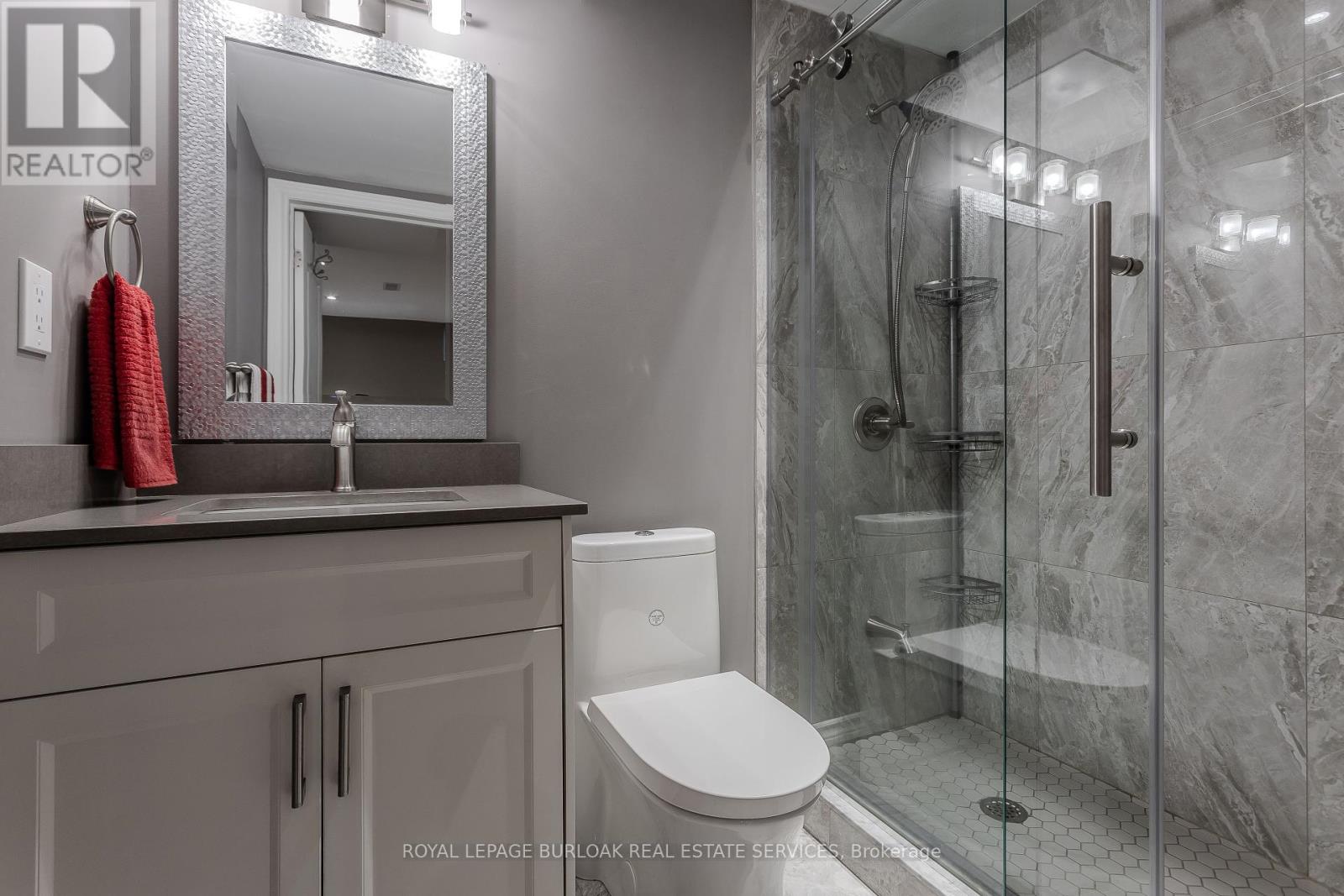 3295 Hopkins Drive, Burlington (Alton), Ontario  L7M 0M8 - Photo 36 - W12443304