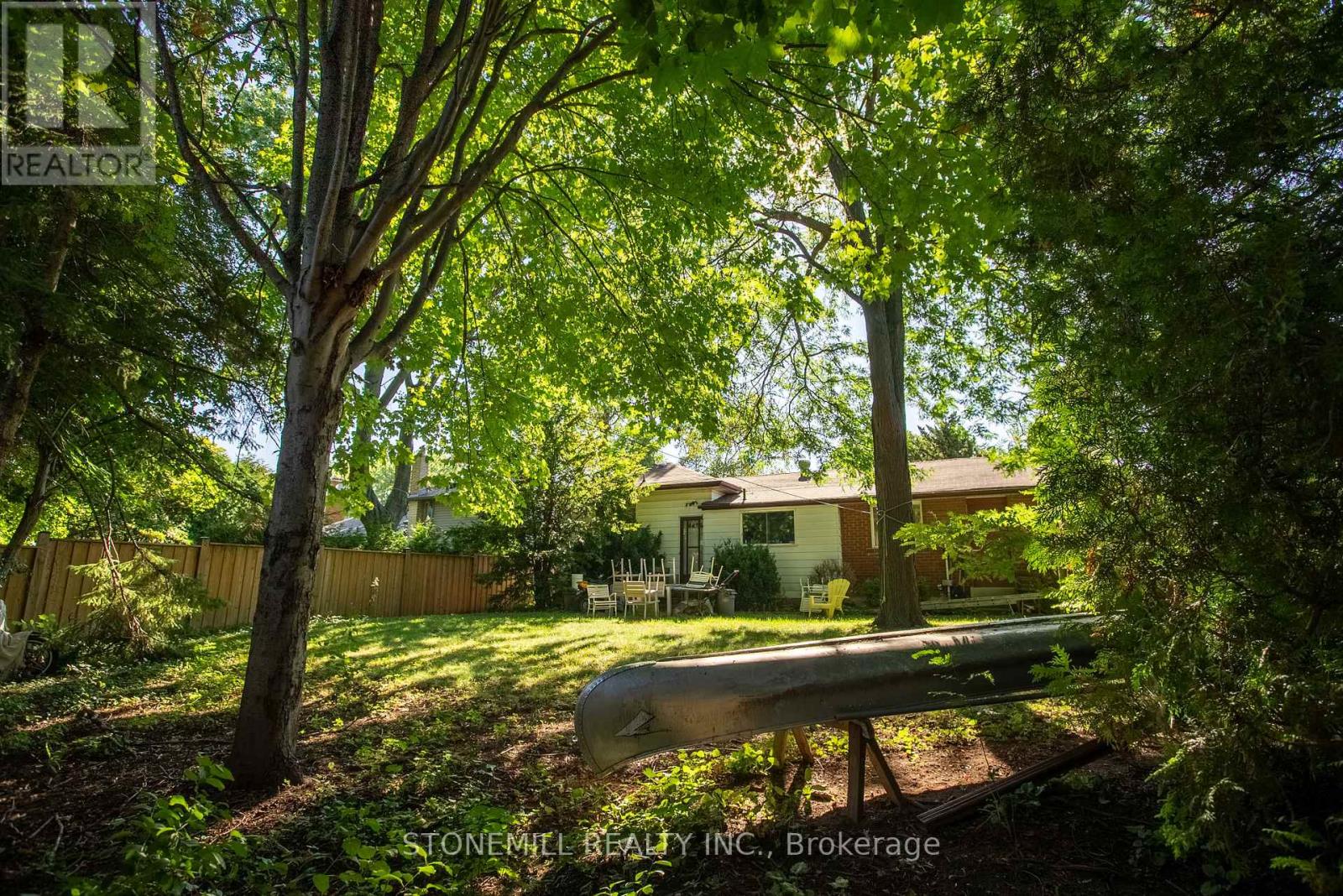 144 Ulster Drive, Oakville, Ontario  L6L 3P2 - Photo 10 - W12443352