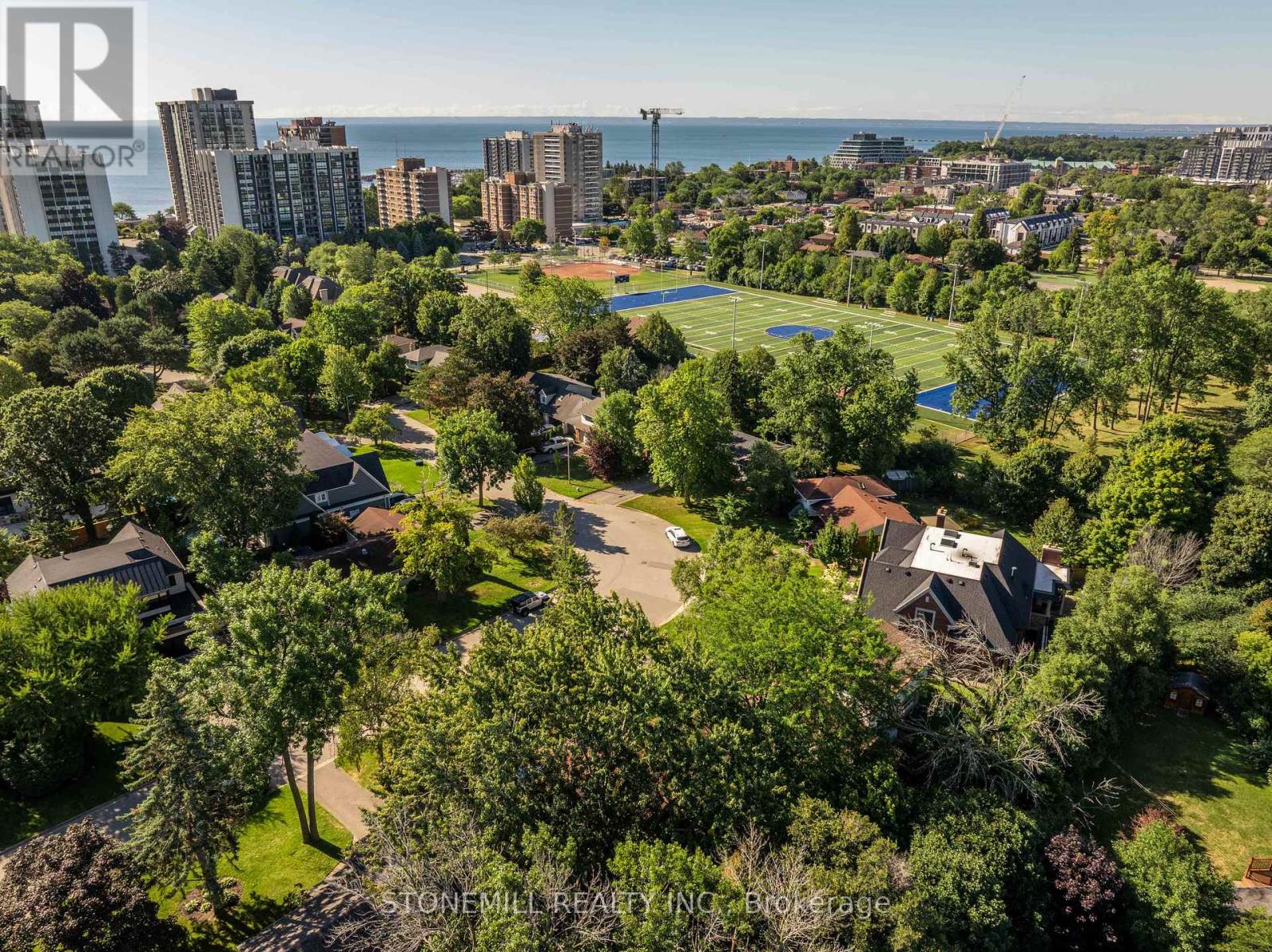 144 Ulster Drive, Oakville, Ontario  L6L 3P2 - Photo 9 - W12443352