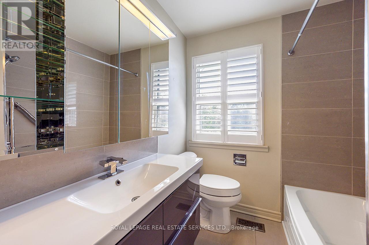 340 Leonard Street, Caledon (Bolton West), Ontario  L7E 4Y7 - Photo 31 - W12443376