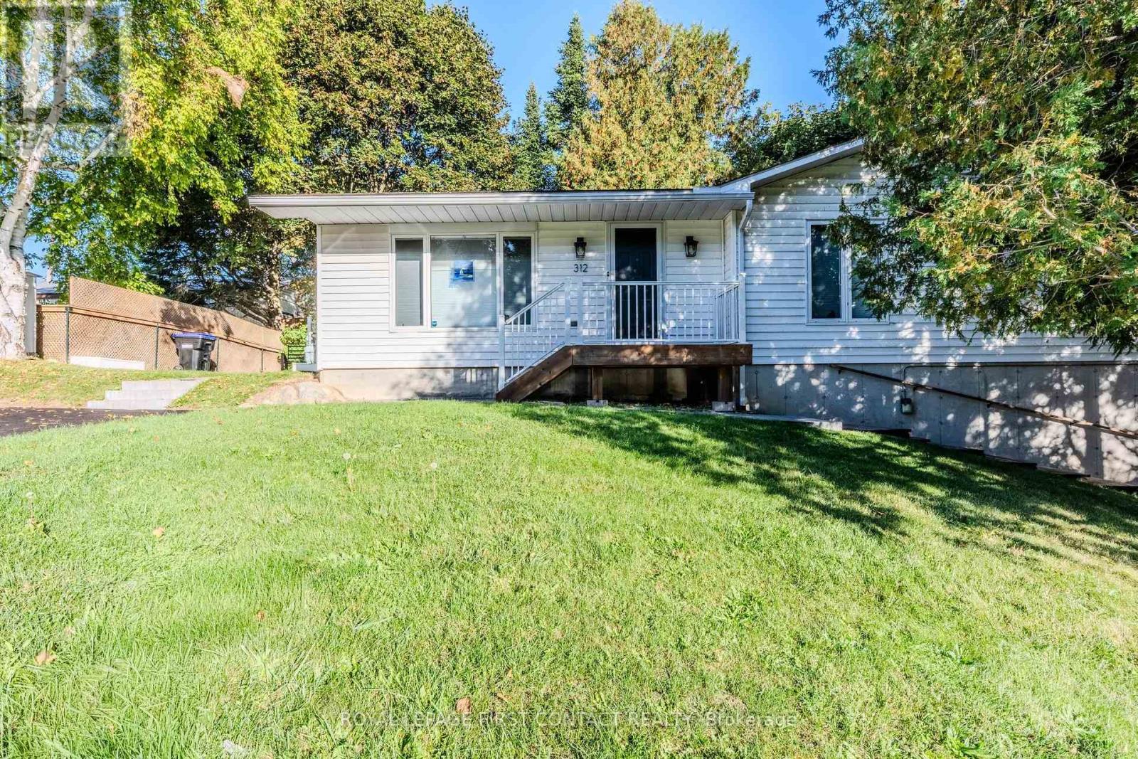 312 Barnett Avenue, Midland, Ontario  L4R 4Z8 - Photo 2 - S12442271