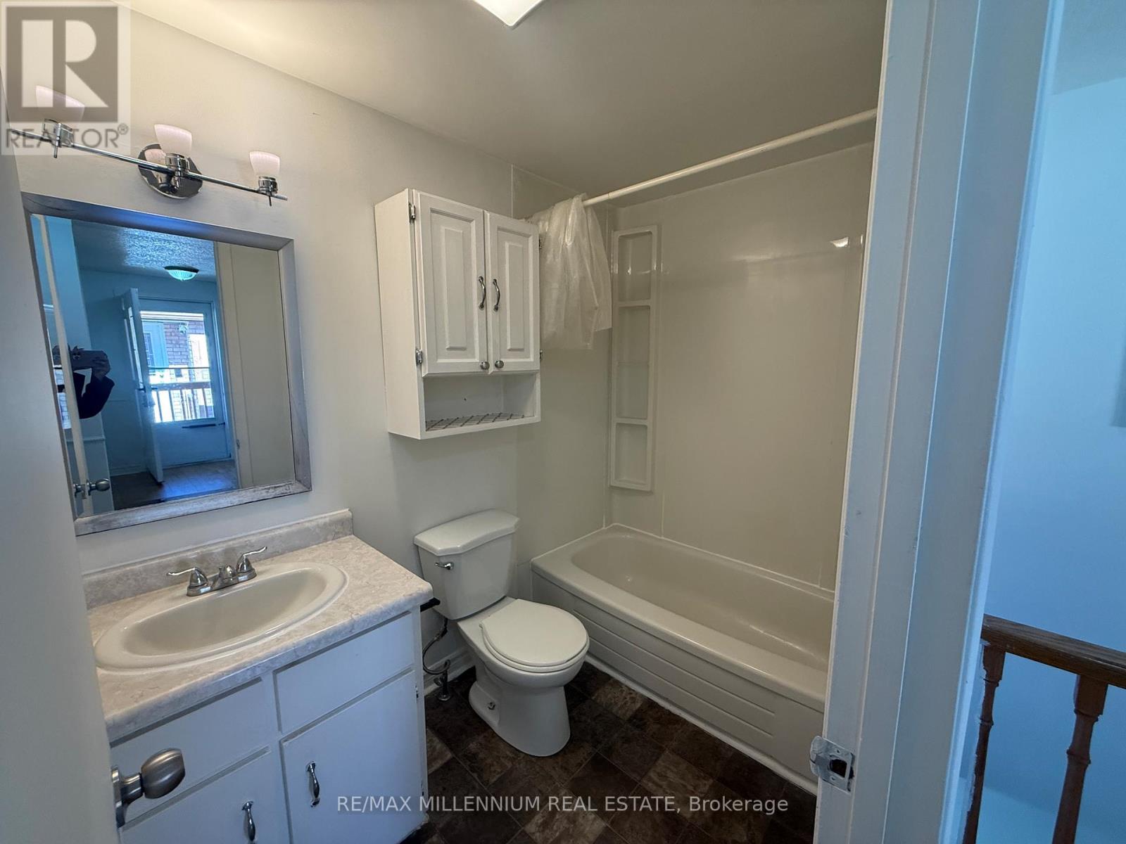 349 Strathallan Street, Centre Wellington (Fergus), Ontario  N1M 3K7 - Photo 11 - X12443275