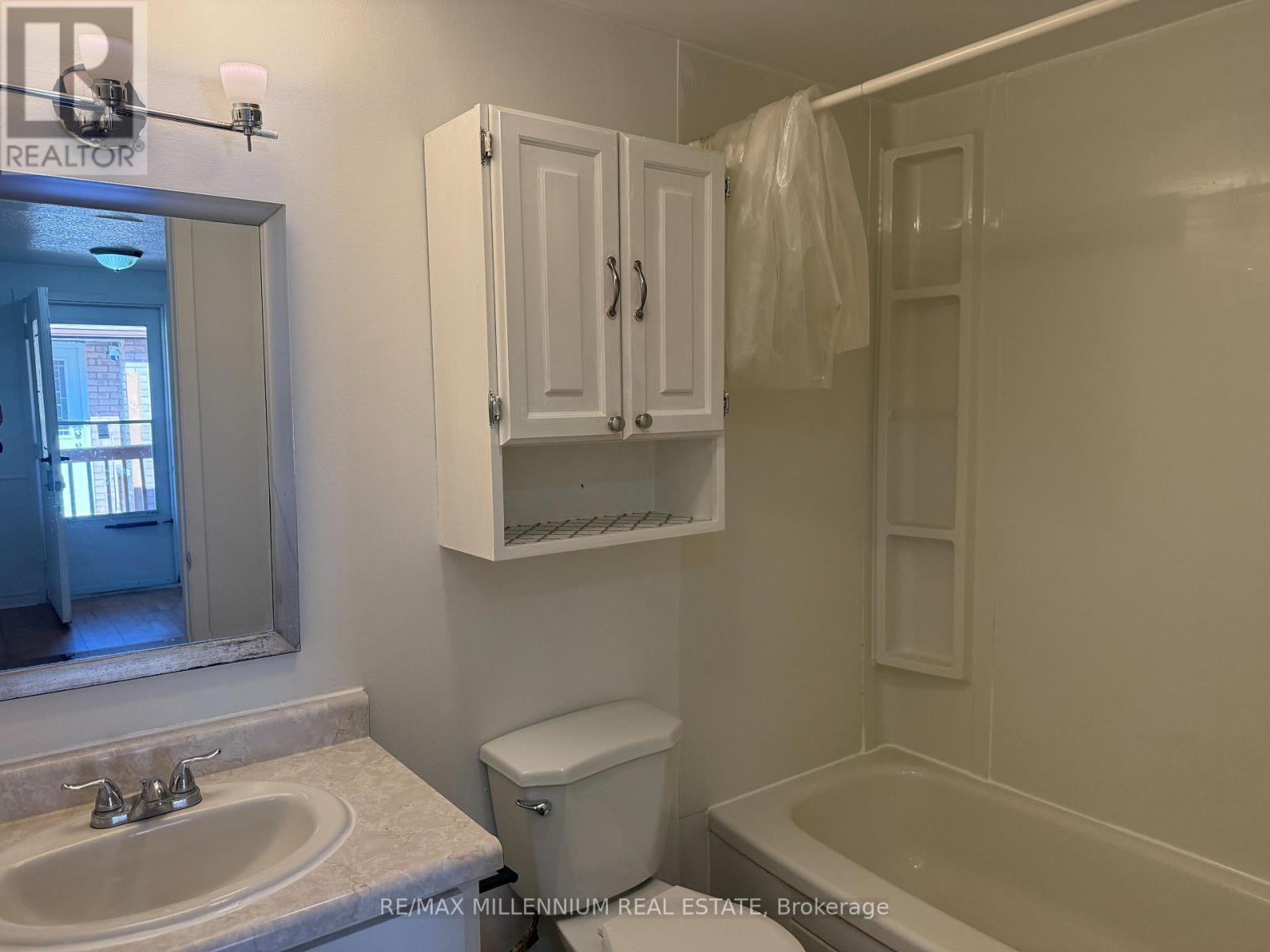 349 Strathallan Street, Centre Wellington (Fergus), Ontario  N1M 3K7 - Photo 12 - X12443275