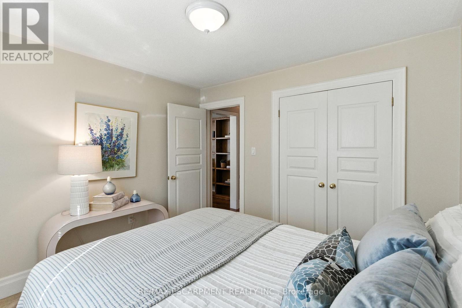 320 Fiddler's Green Road, Hamilton, Ontario  L9G 1X1 - Photo 31 - X12443373