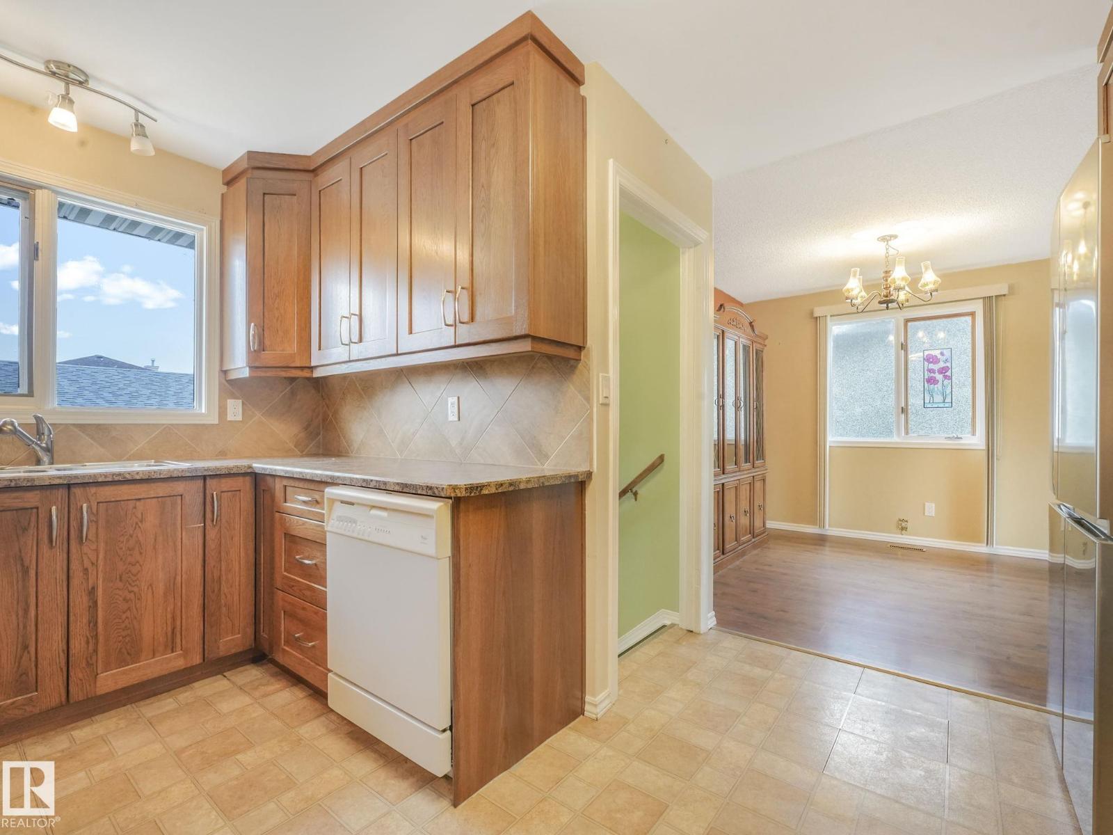 13547 24 St Nw, Edmonton, Alberta  T5A 3S7 - Photo 12 - E4460678