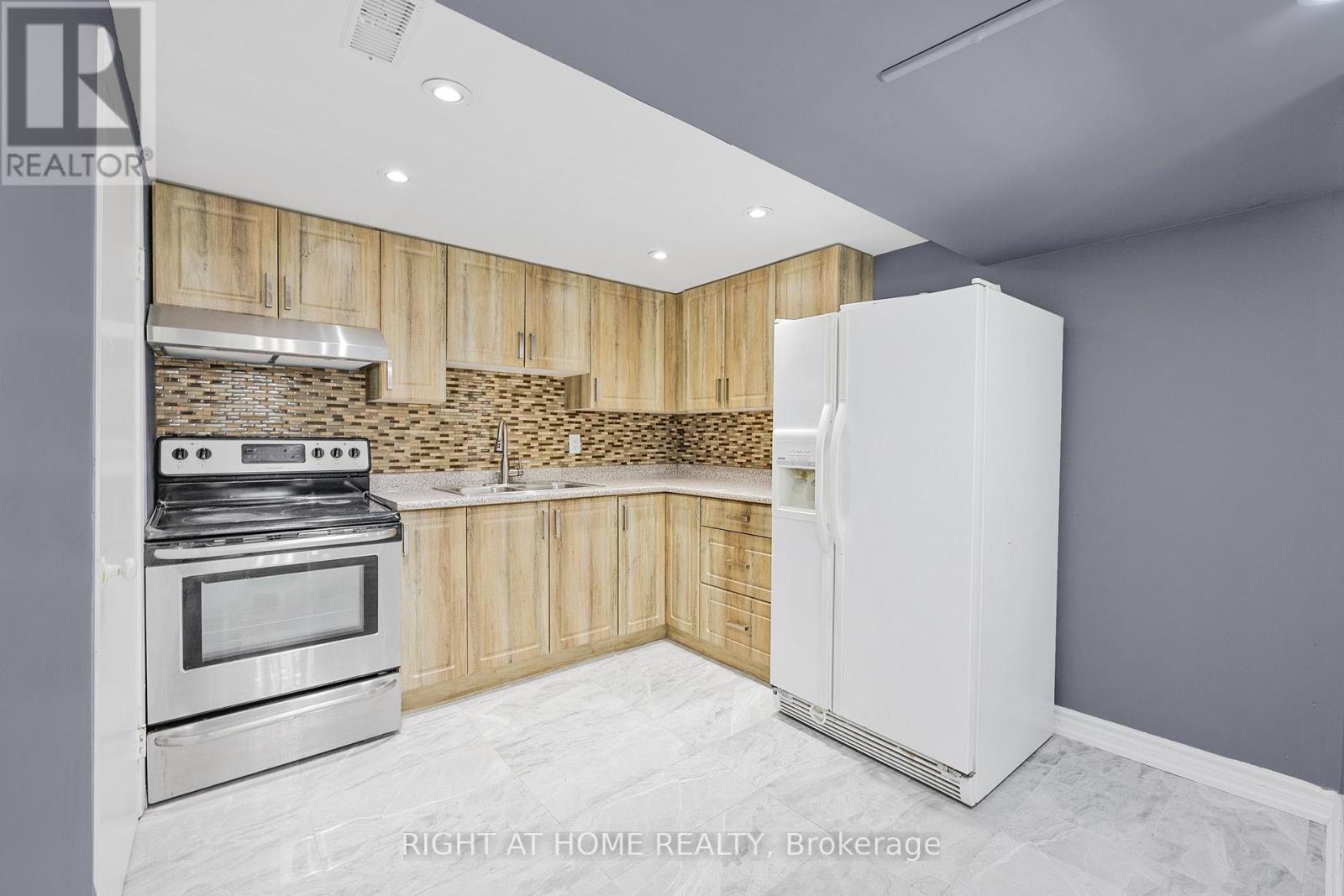49 Tuscarora Drive, Toronto, Ontario  M2H 2K4 - Photo 31 - C12440712