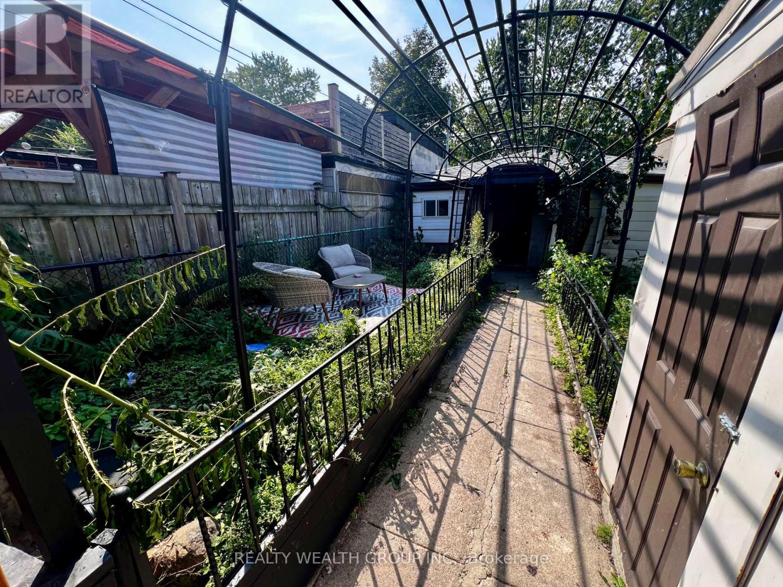 166 Harvie Avenue, Toronto, Ontario  M6E 4K3 - Photo 15 - W12443009