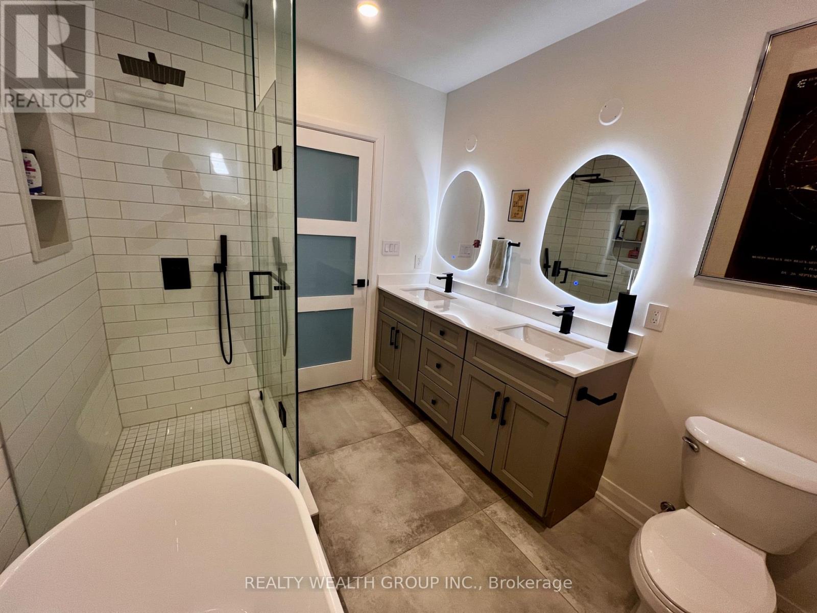 166 Harvie Avenue, Toronto, Ontario  M6E 4K3 - Photo 9 - W12443009