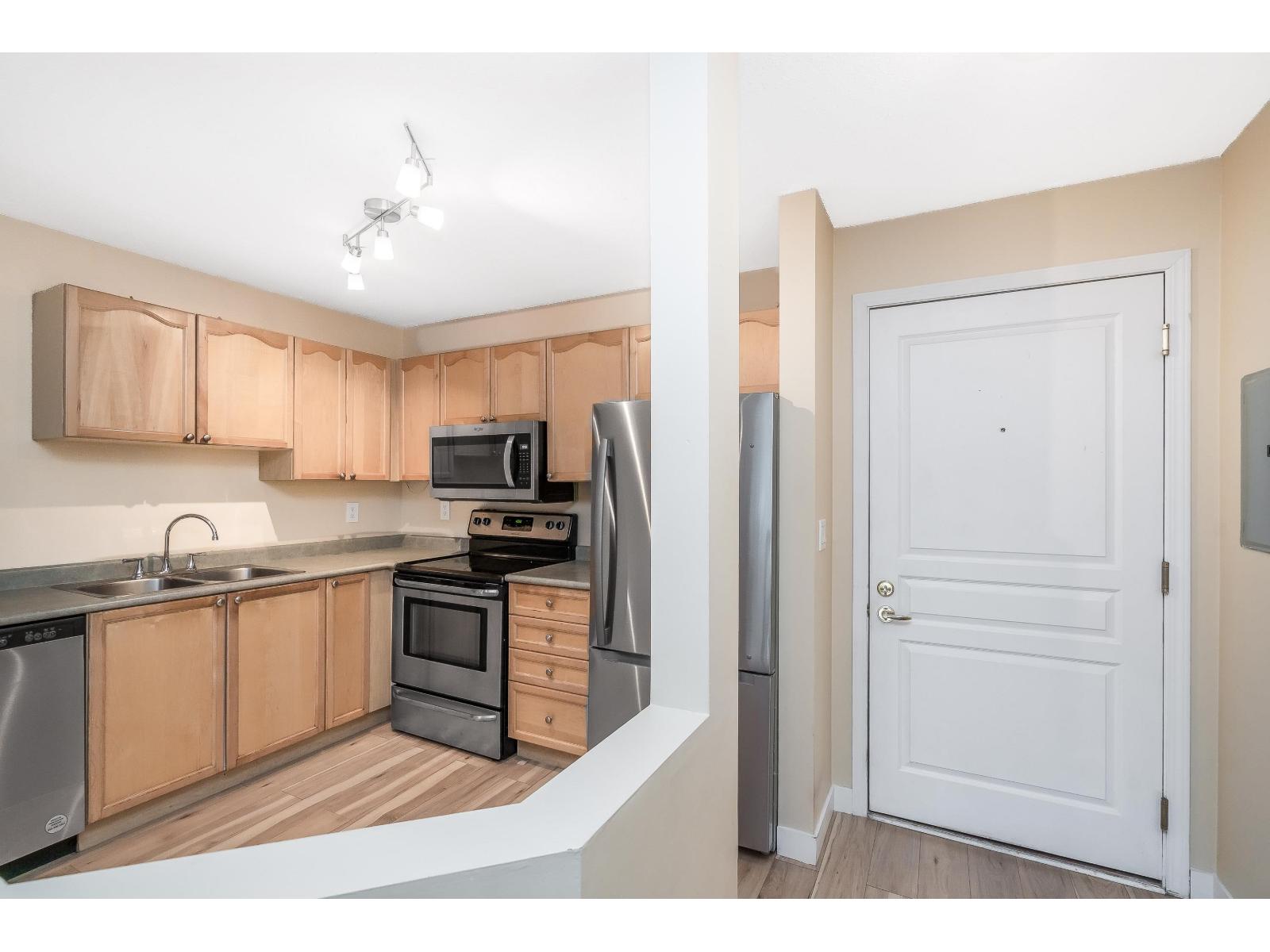 303 33478 Roberts Avenue, Abbotsford, British Columbia  V2S 8E1 - Photo 10 - R3054745
