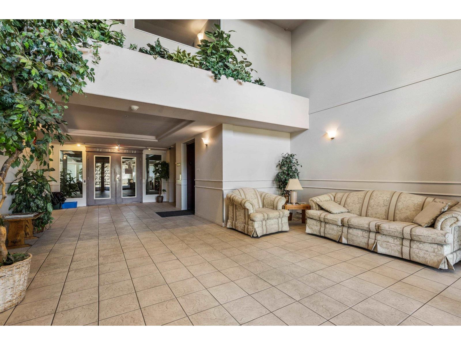 303 33478 Roberts Avenue, Abbotsford, British Columbia  V2S 8E1 - Photo 4 - R3054745