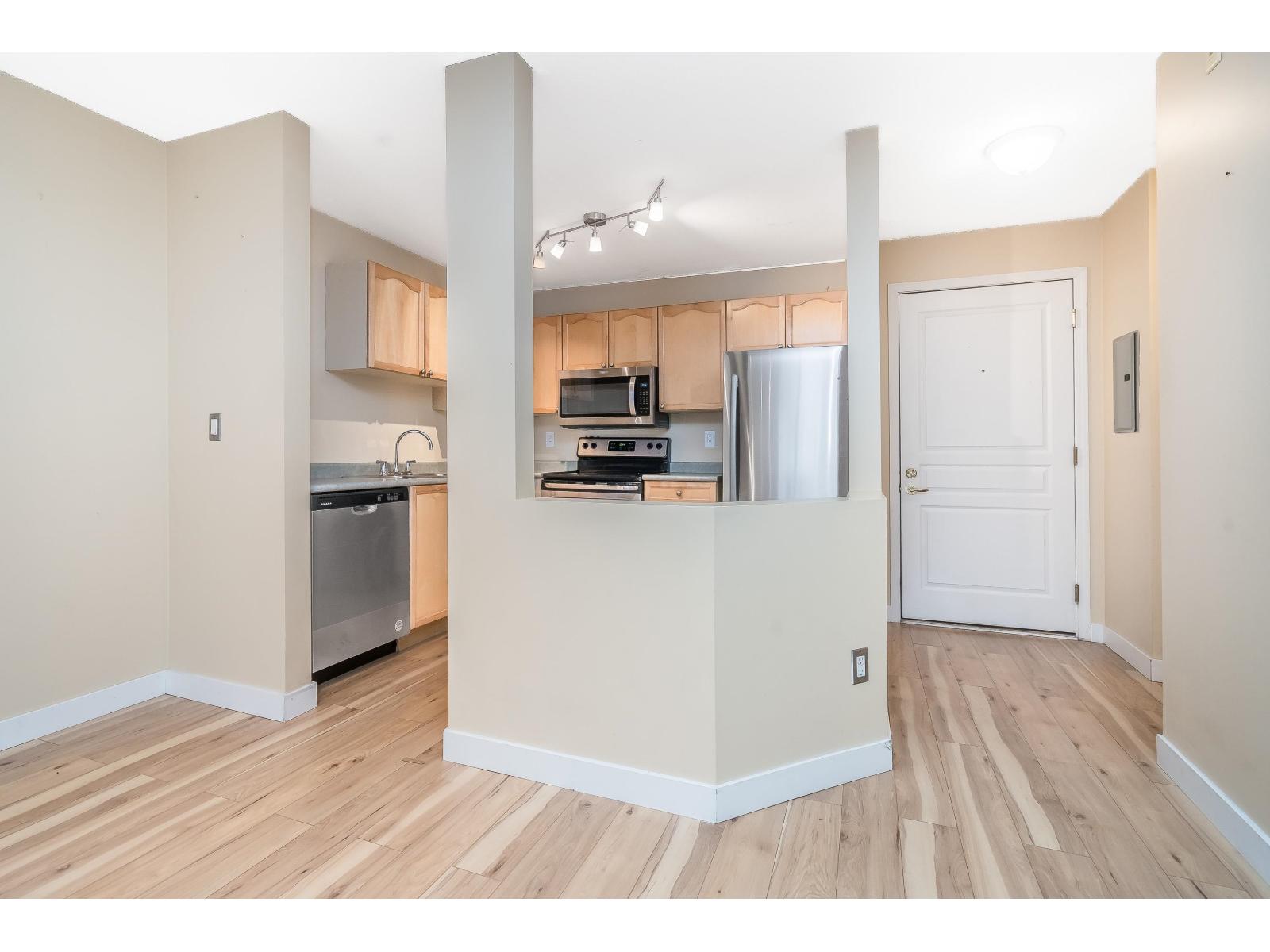303 33478 Roberts Avenue, Abbotsford, British Columbia  V2S 8E1 - Photo 7 - R3054745